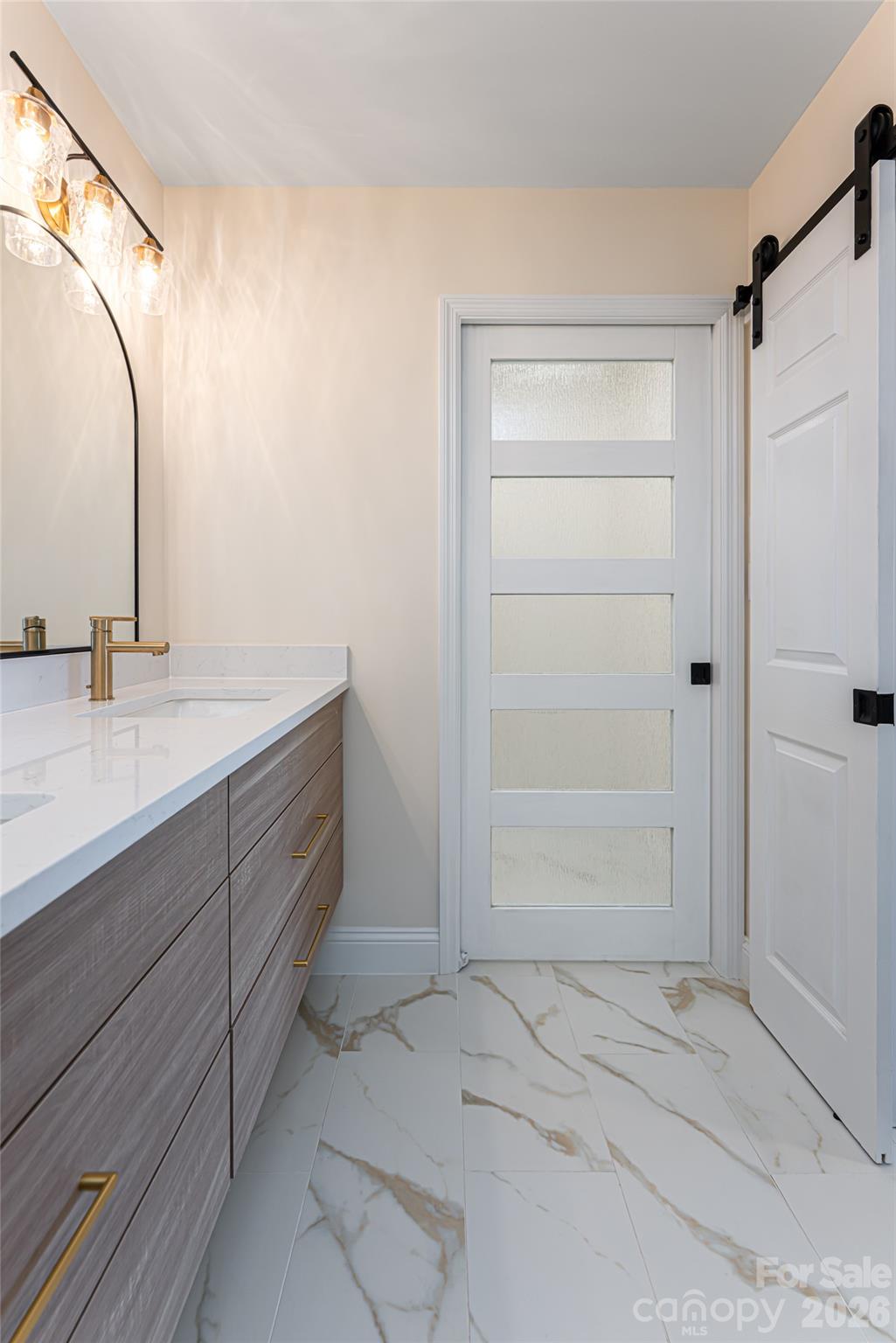 1203 Fleetwood Plaza — Hendersonville