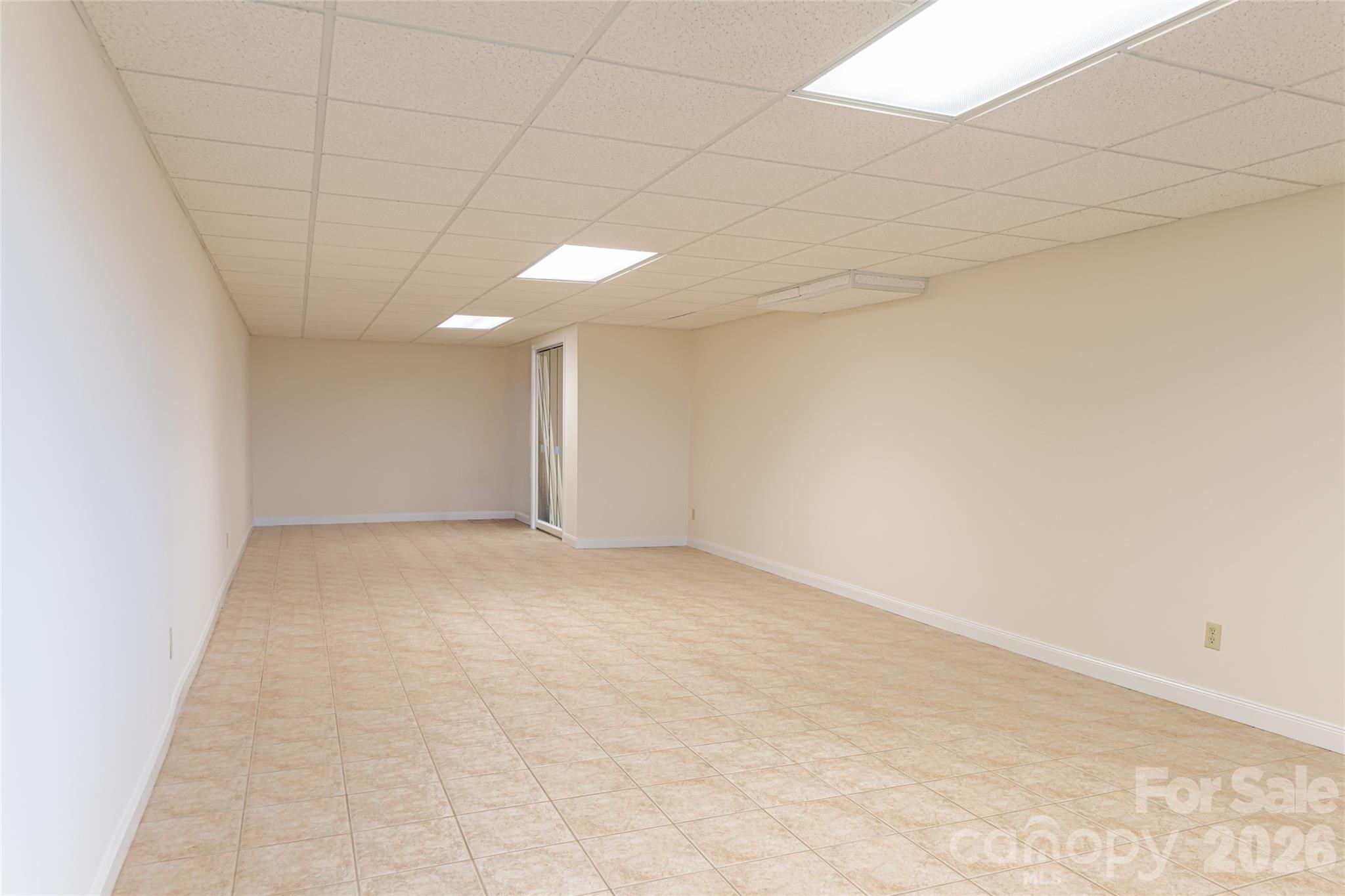 1203 Fleetwood Plaza — Hendersonville