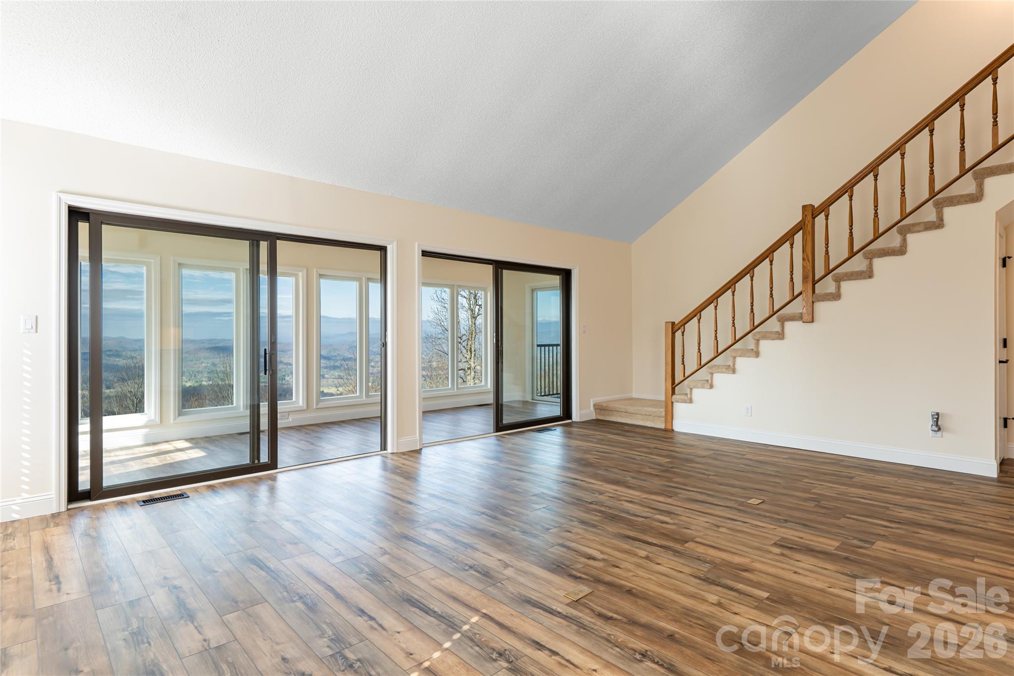 1203 Fleetwood Plaza — Hendersonville
