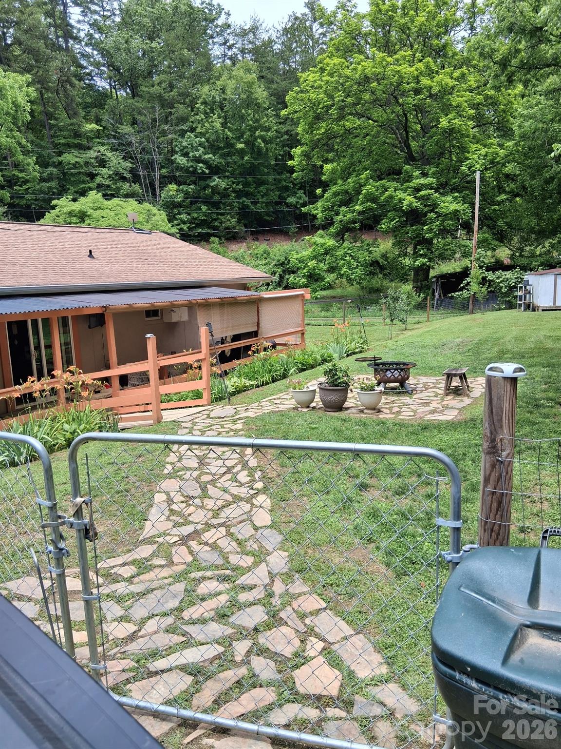 450 W Piney Mountain Road — Whittier