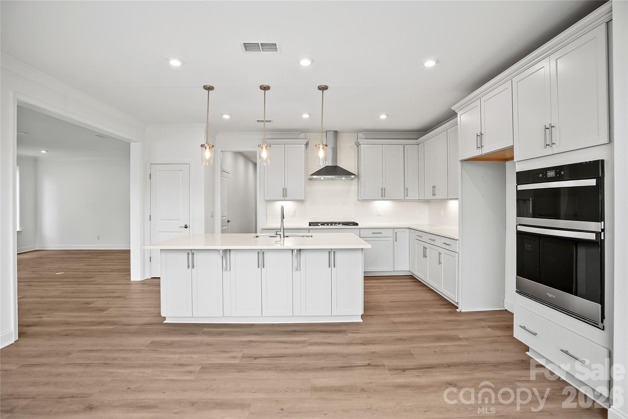 13911 Penbury Lane — Charlotte