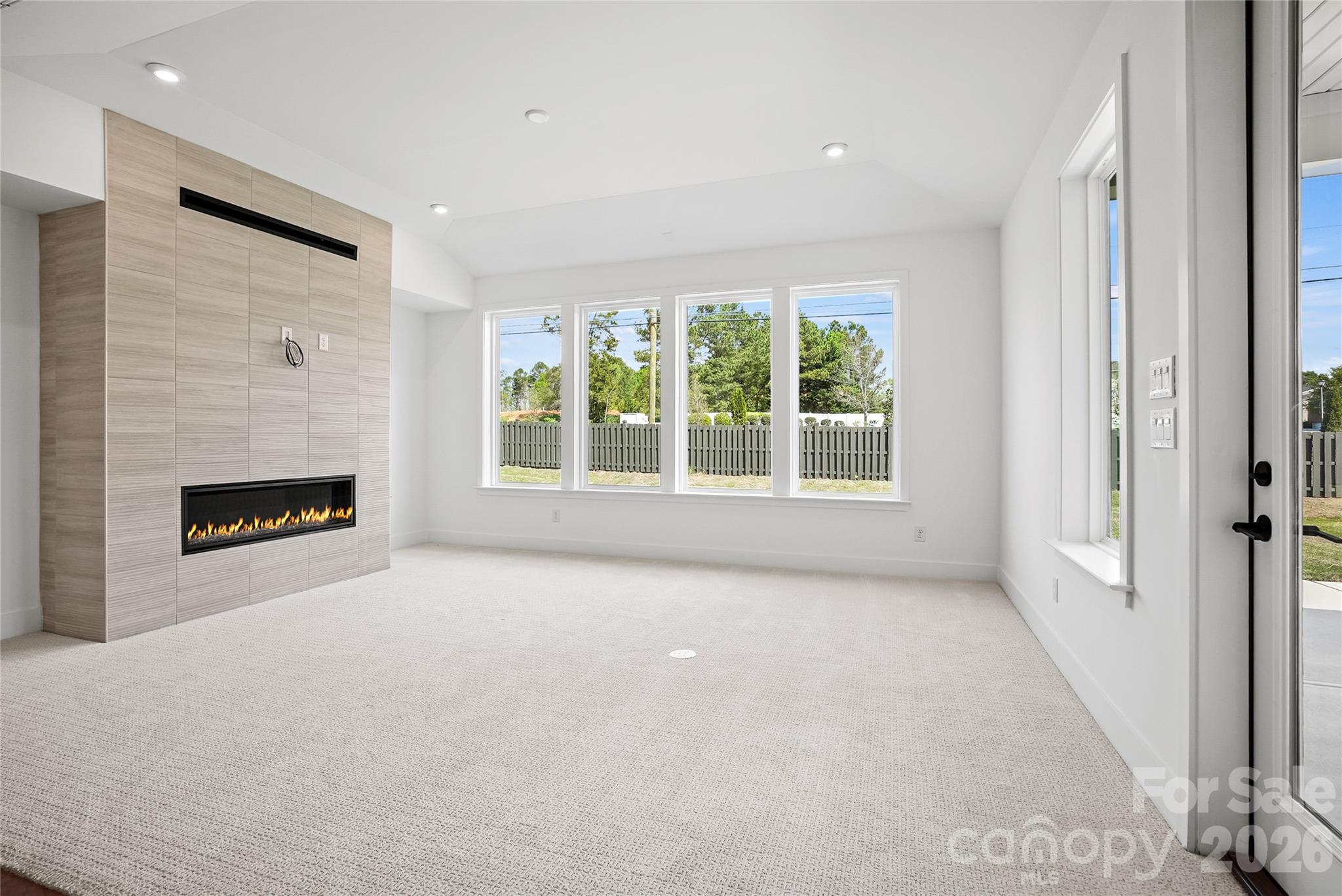 13915 Penbury Lane — Charlotte