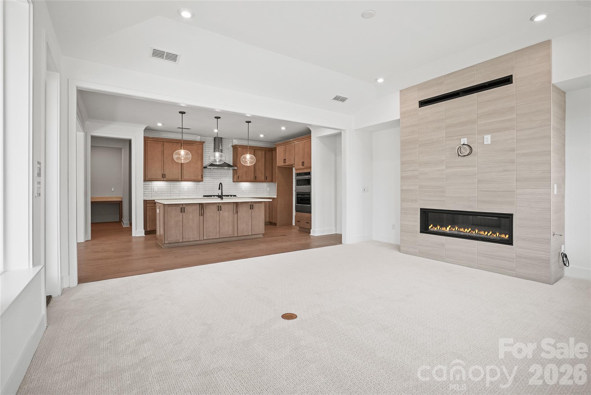 13915 Penbury Lane — Charlotte