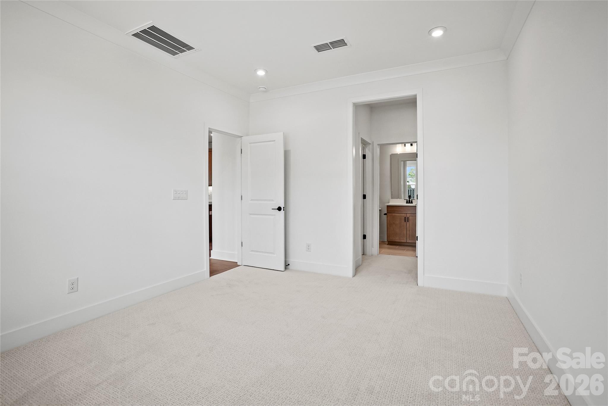 13915 Penbury Lane — Charlotte