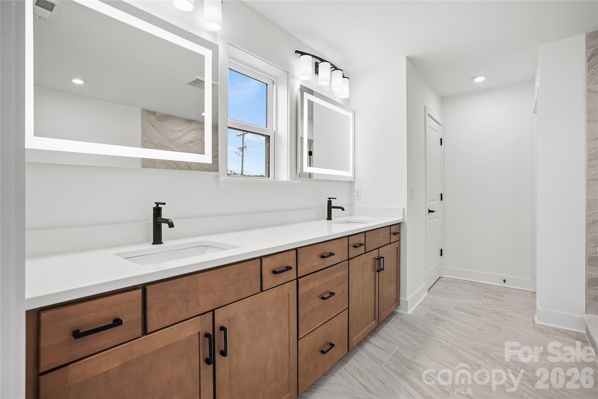 13915 Penbury Lane — Charlotte