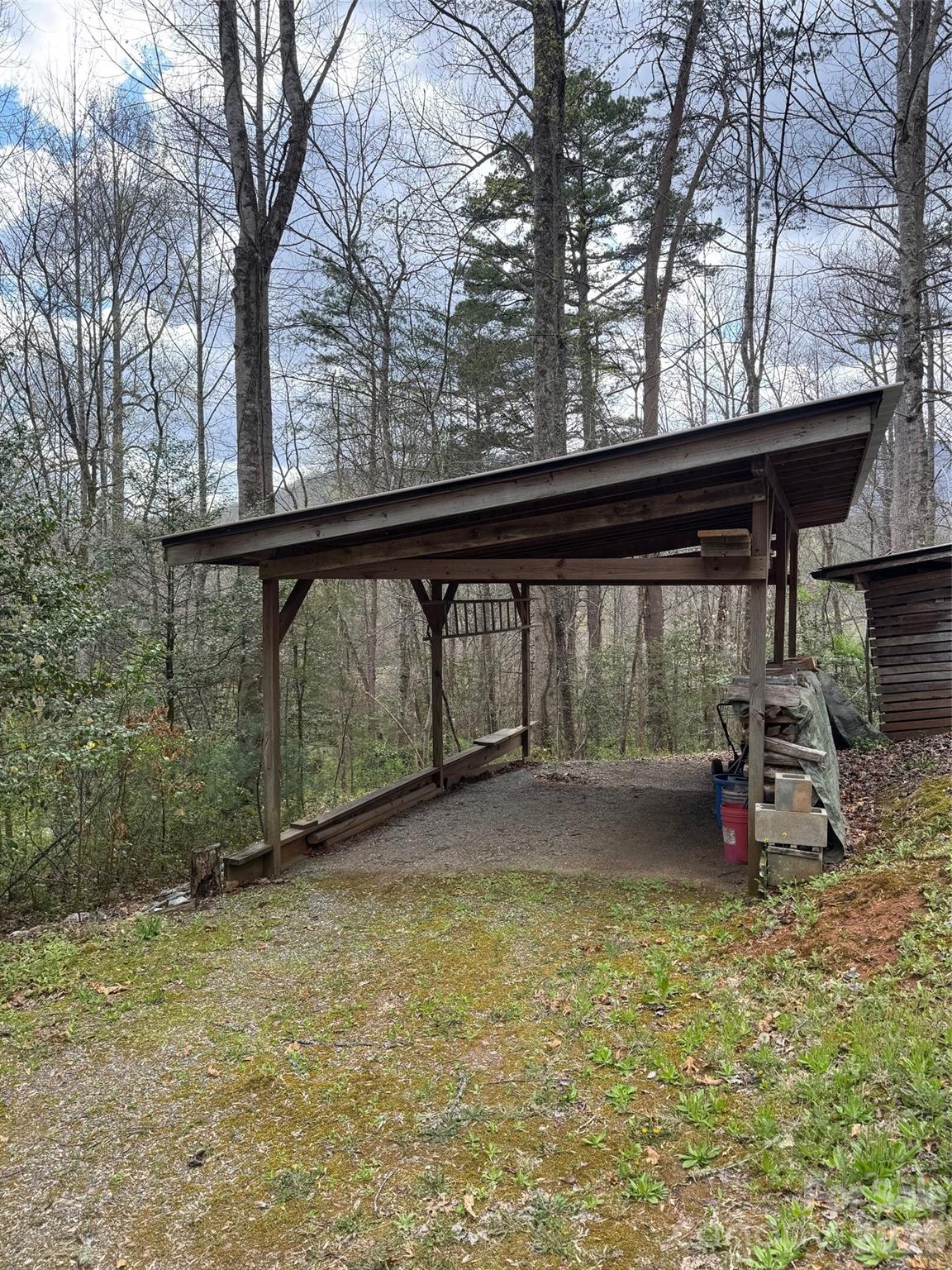 315 N River Road — Sylva