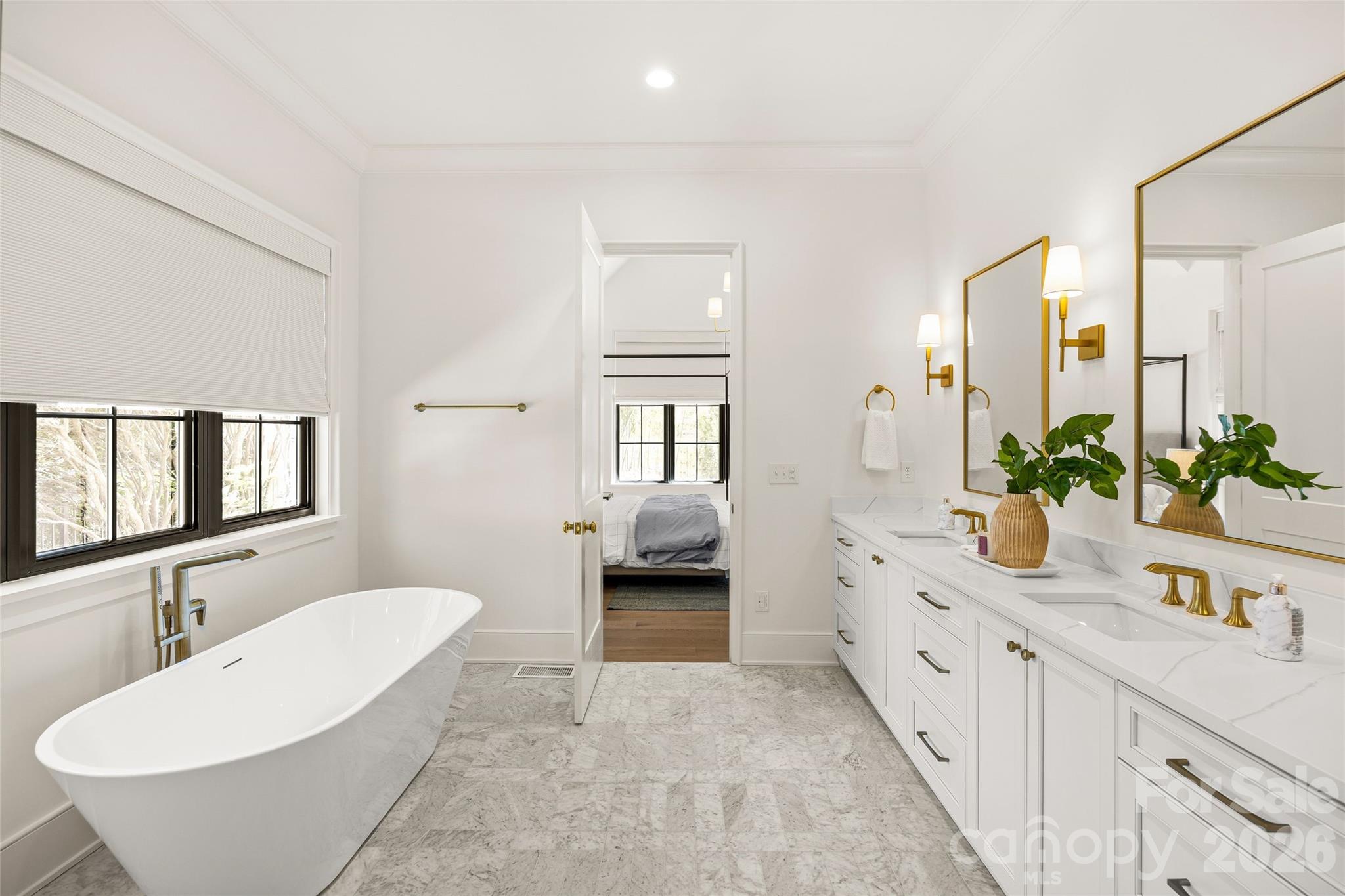 1321 Ferncliff Road — Charlotte