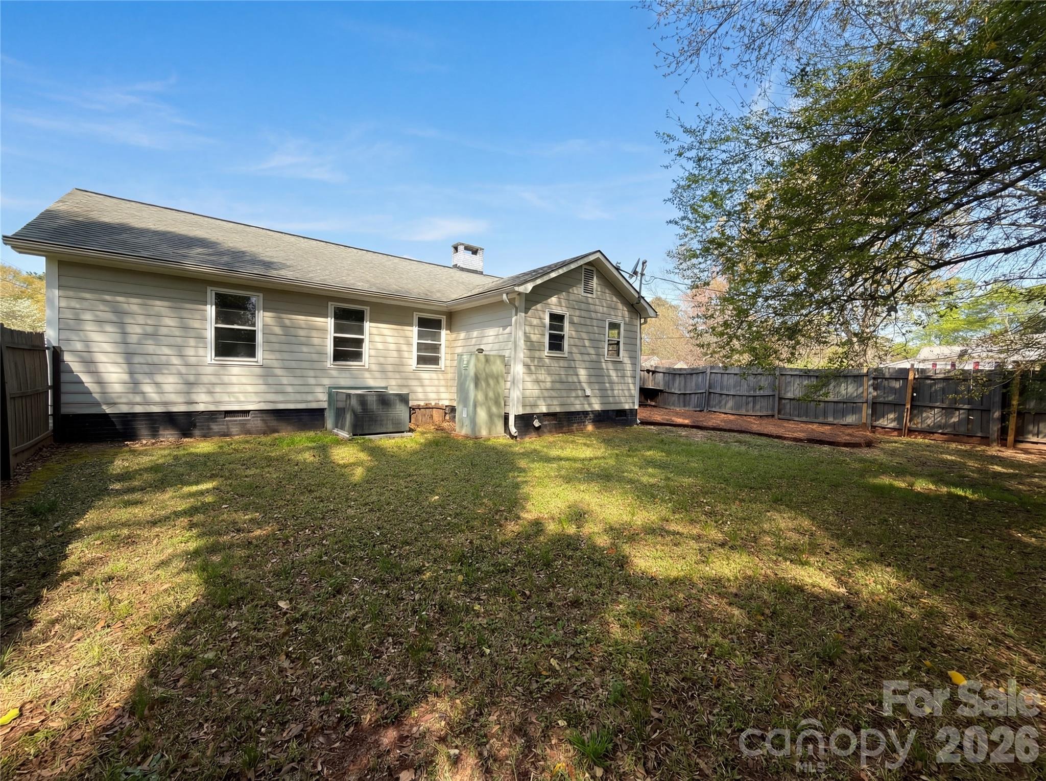 1114 Grace Avenue — Lancaster