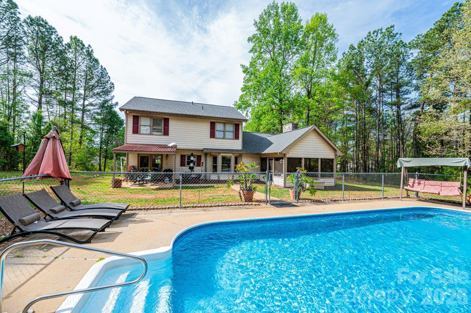 70 Sienna Drive — Hickory