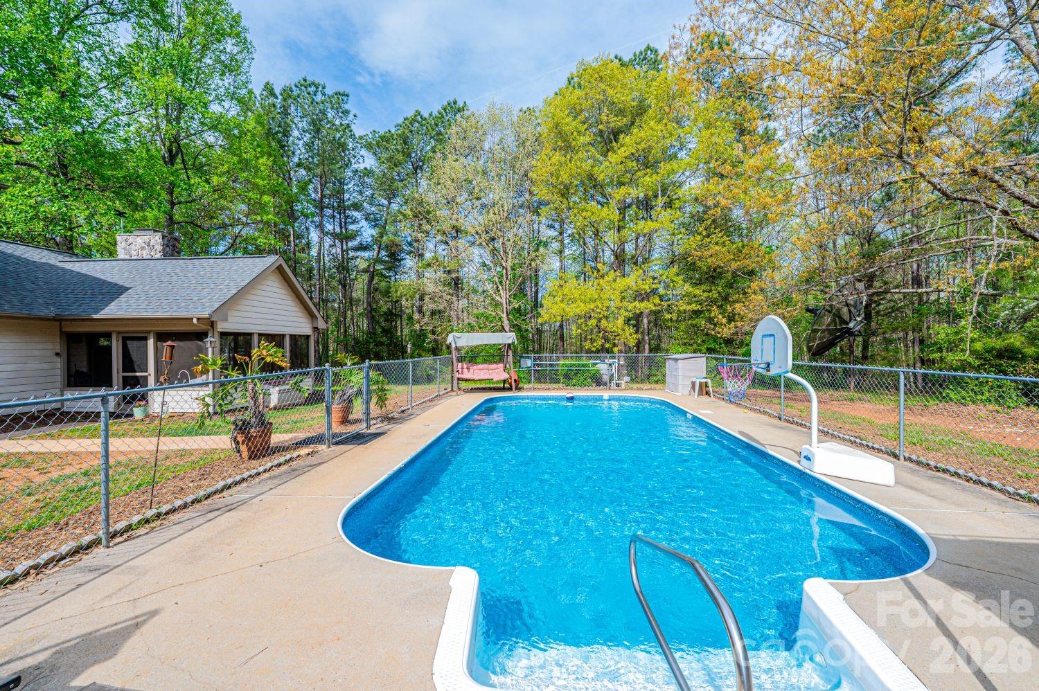 70 Sienna Drive — Hickory