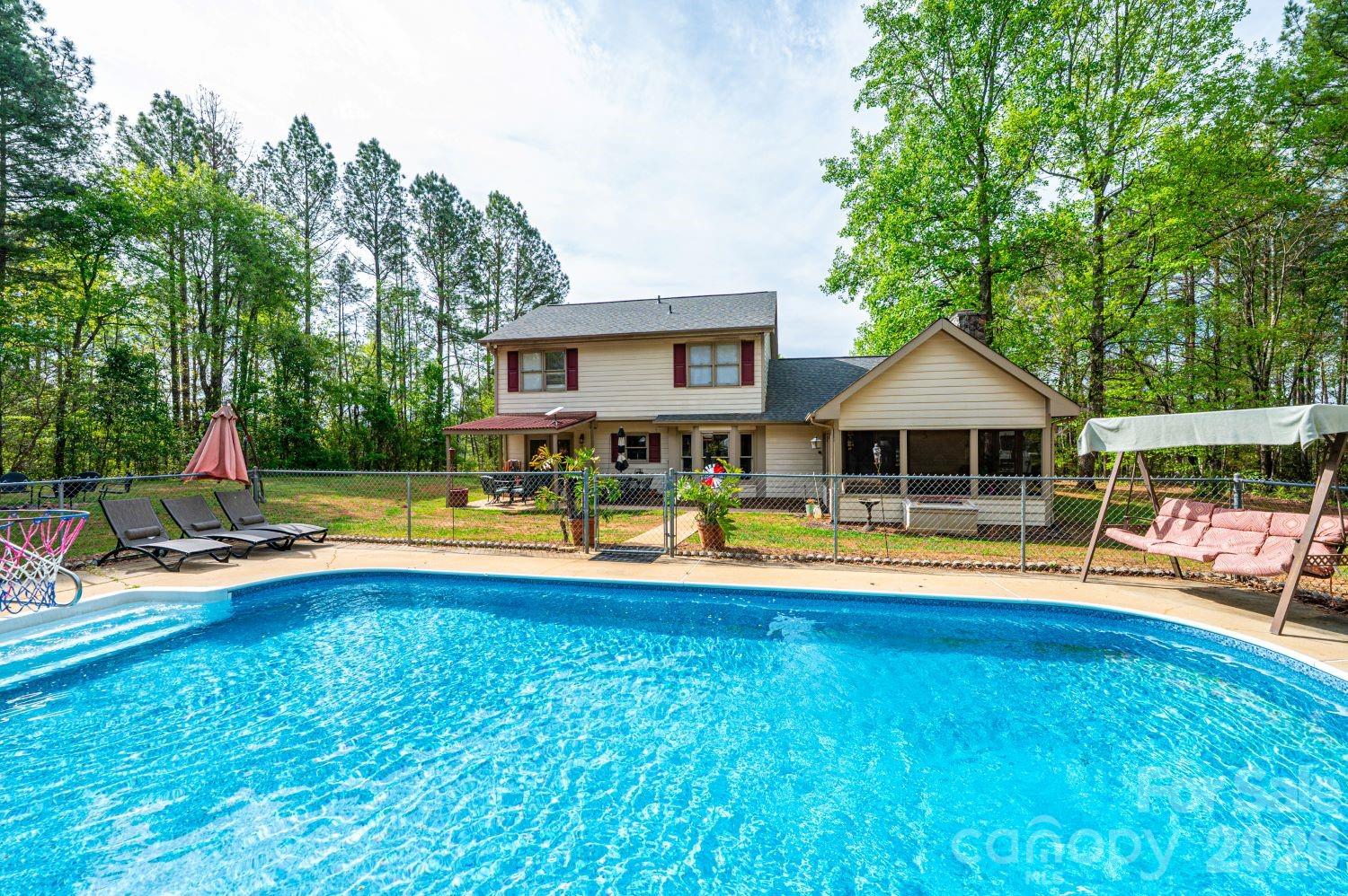 70 Sienna Drive — Hickory