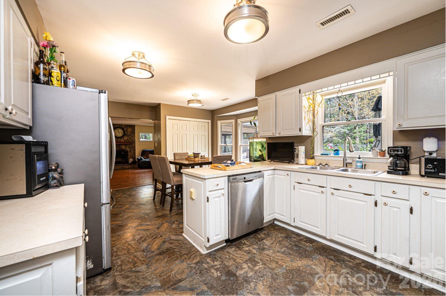 70 Sienna Drive — Hickory