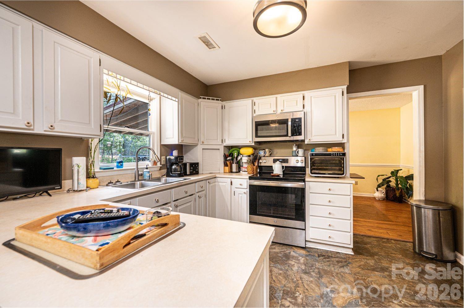 70 Sienna Drive — Hickory