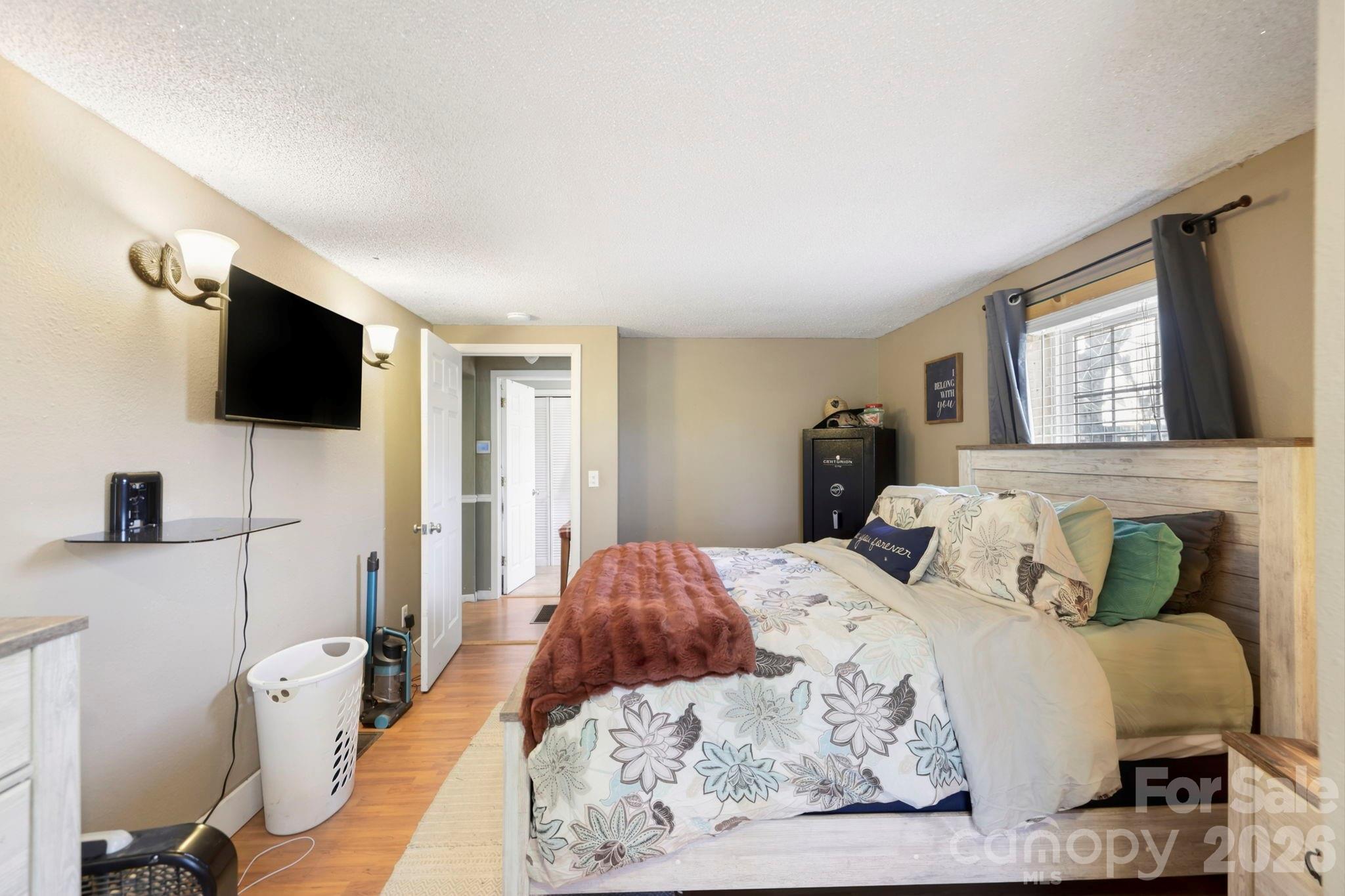 112 Gibbs Street — Hendersonville