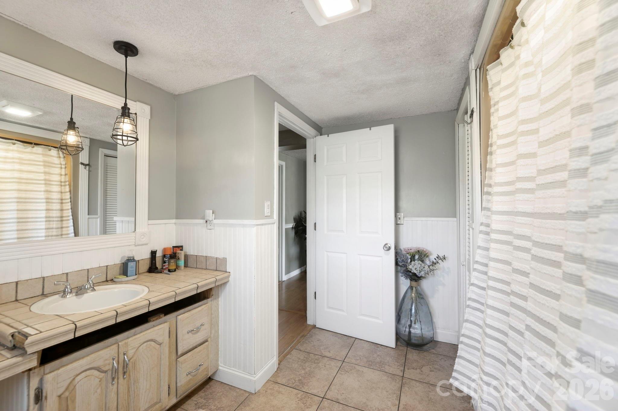 112 Gibbs Street — Hendersonville