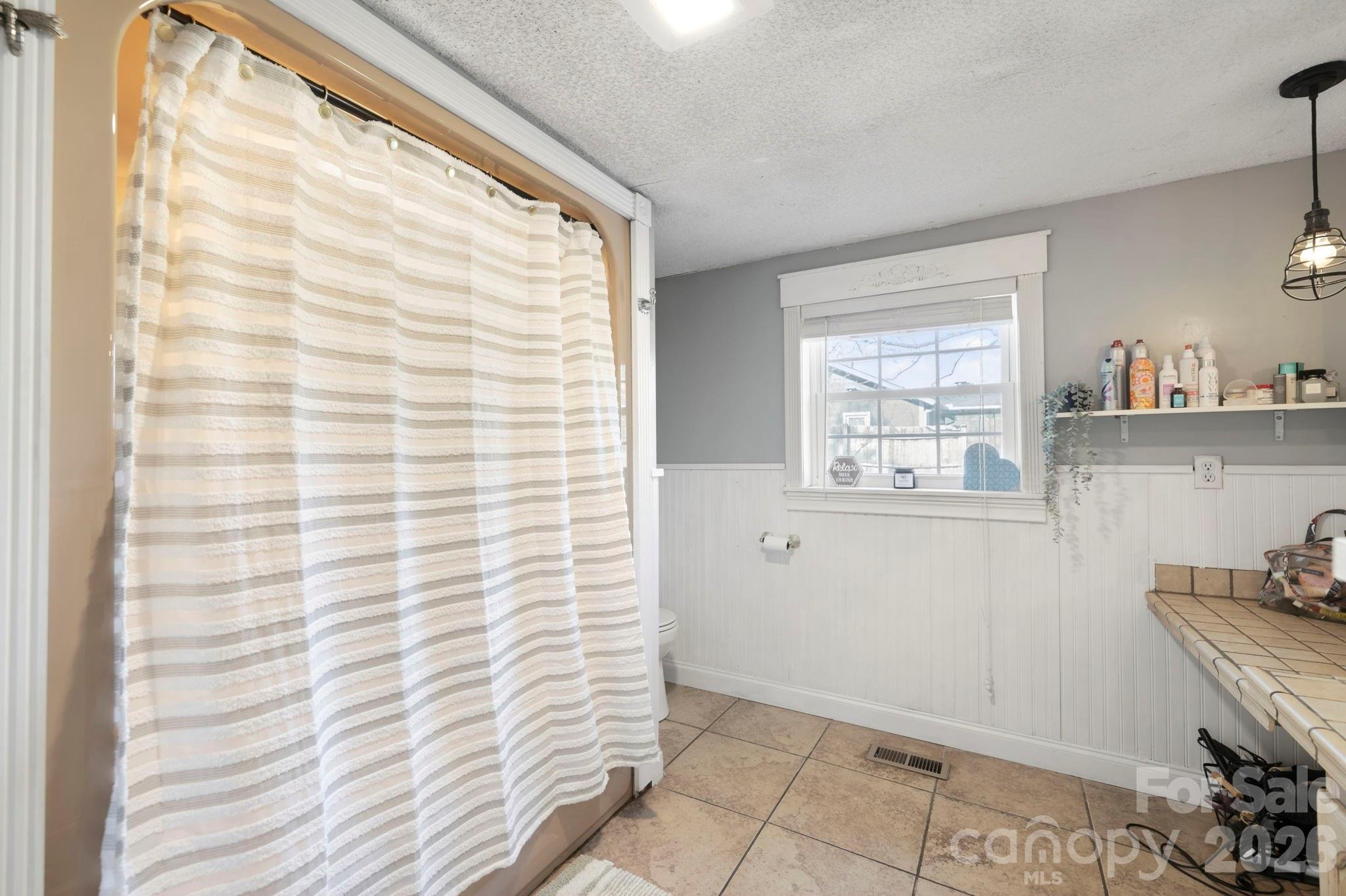 112 Gibbs Street — Hendersonville