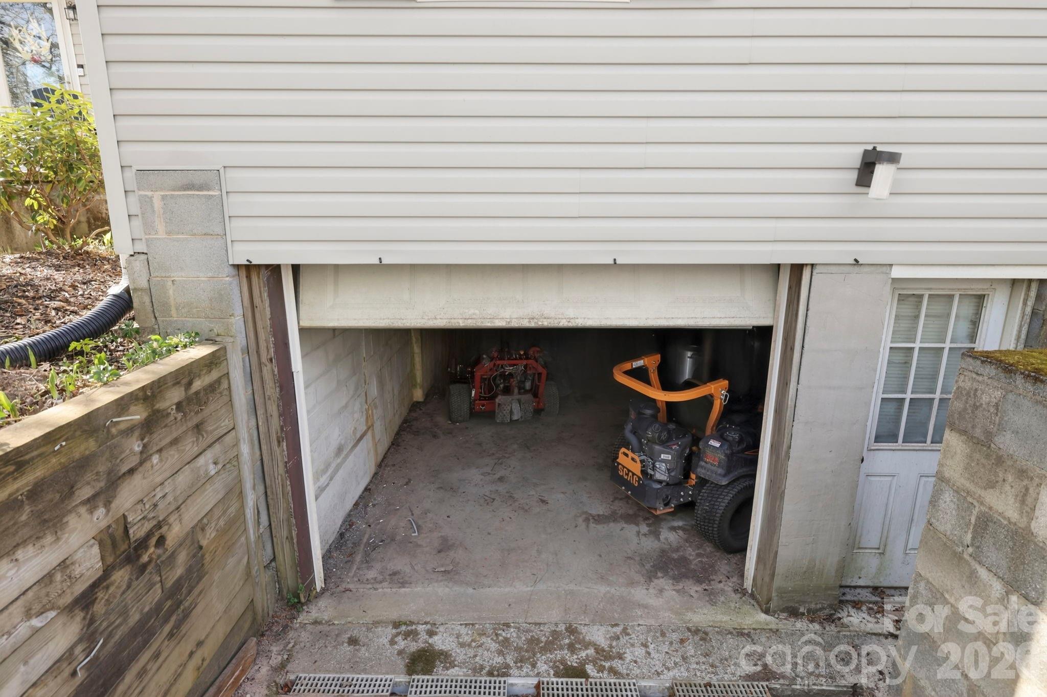 112 Gibbs Street — Hendersonville