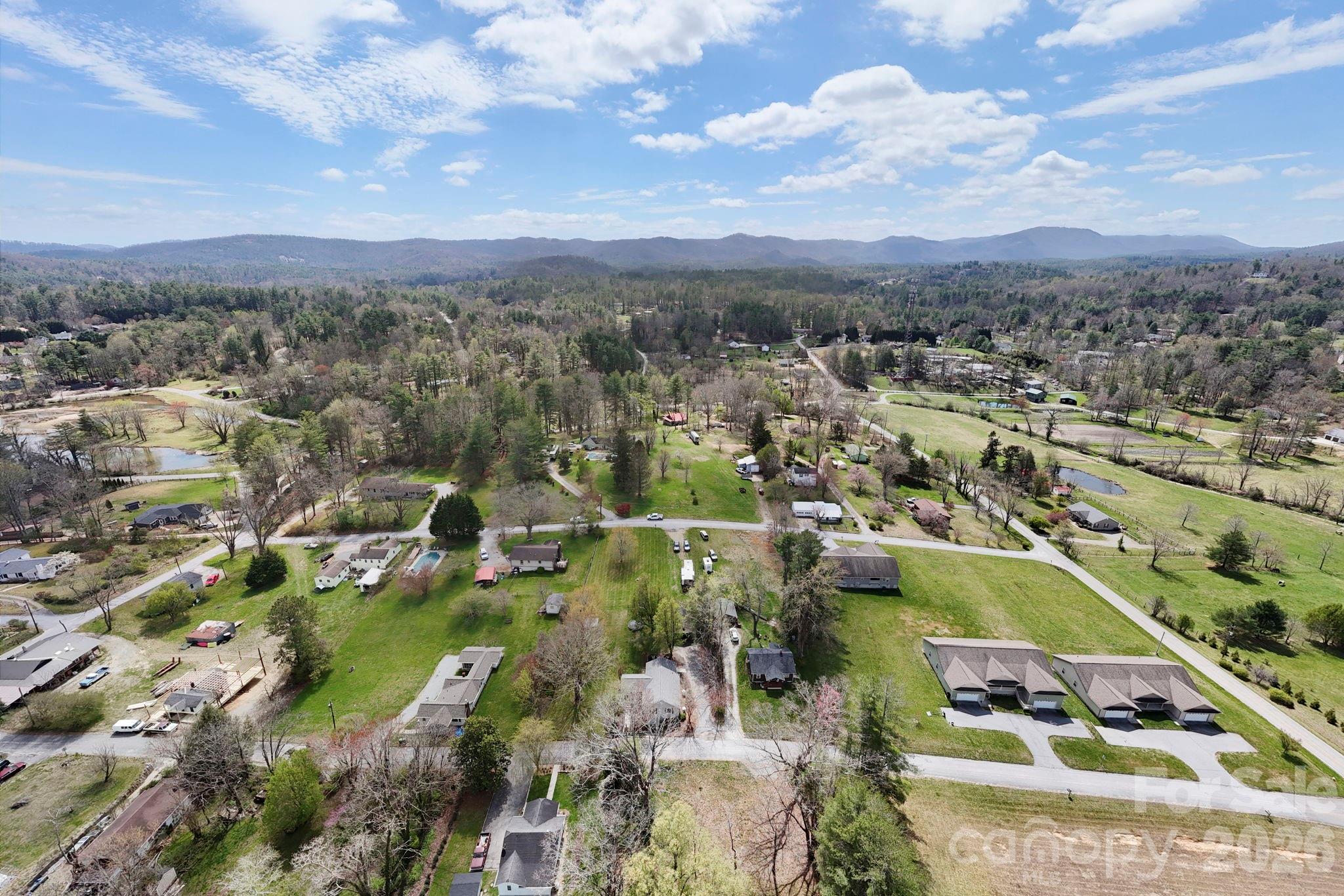 112 Gibbs Street — Hendersonville