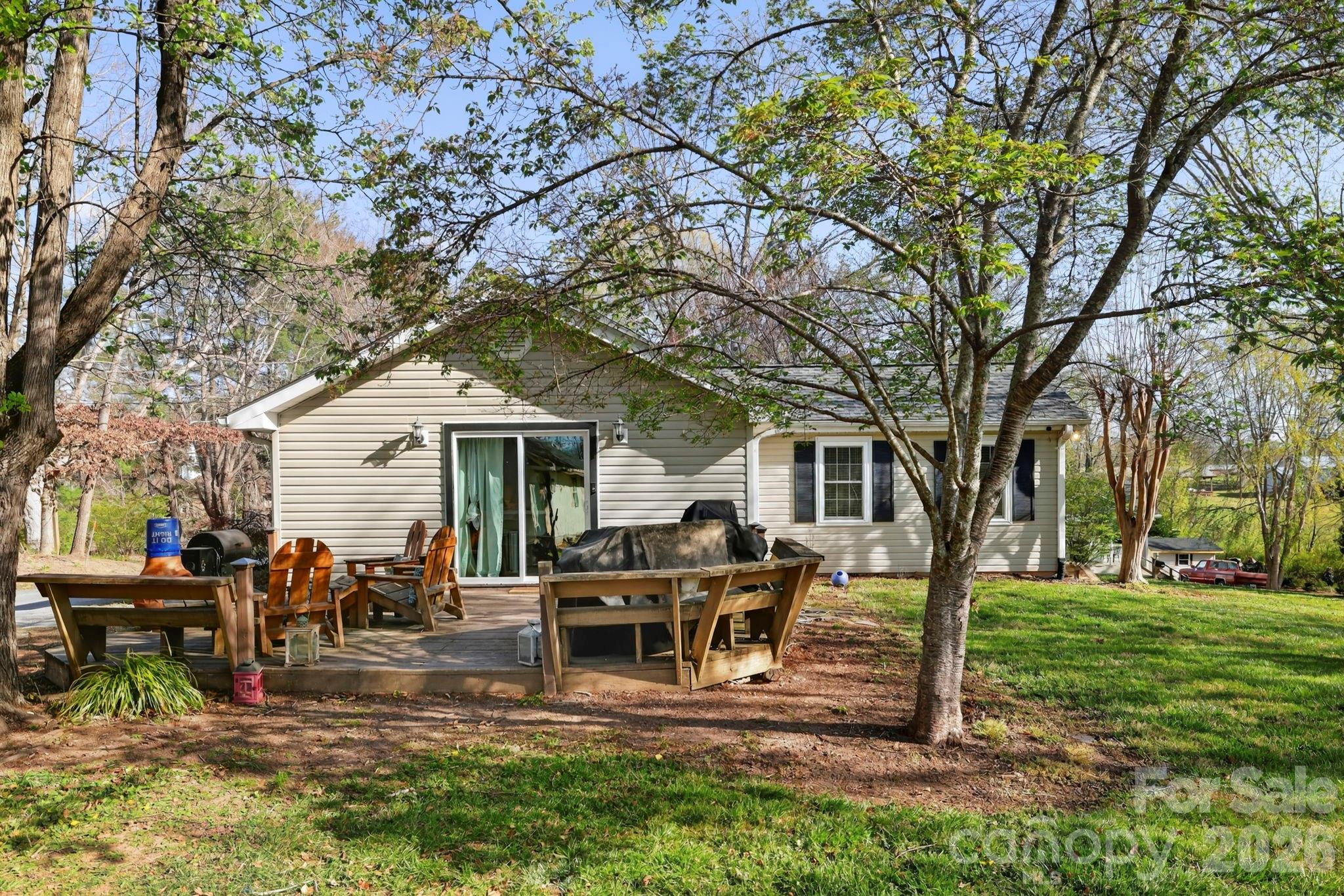 112 Gibbs Street — Hendersonville