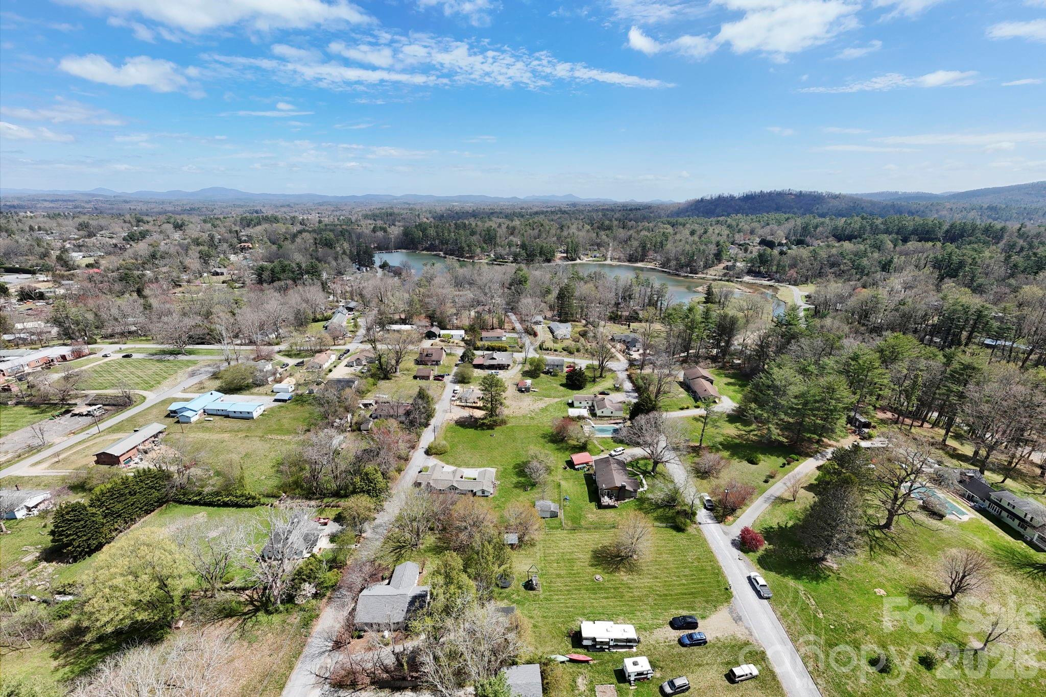 112 Gibbs Street — Hendersonville