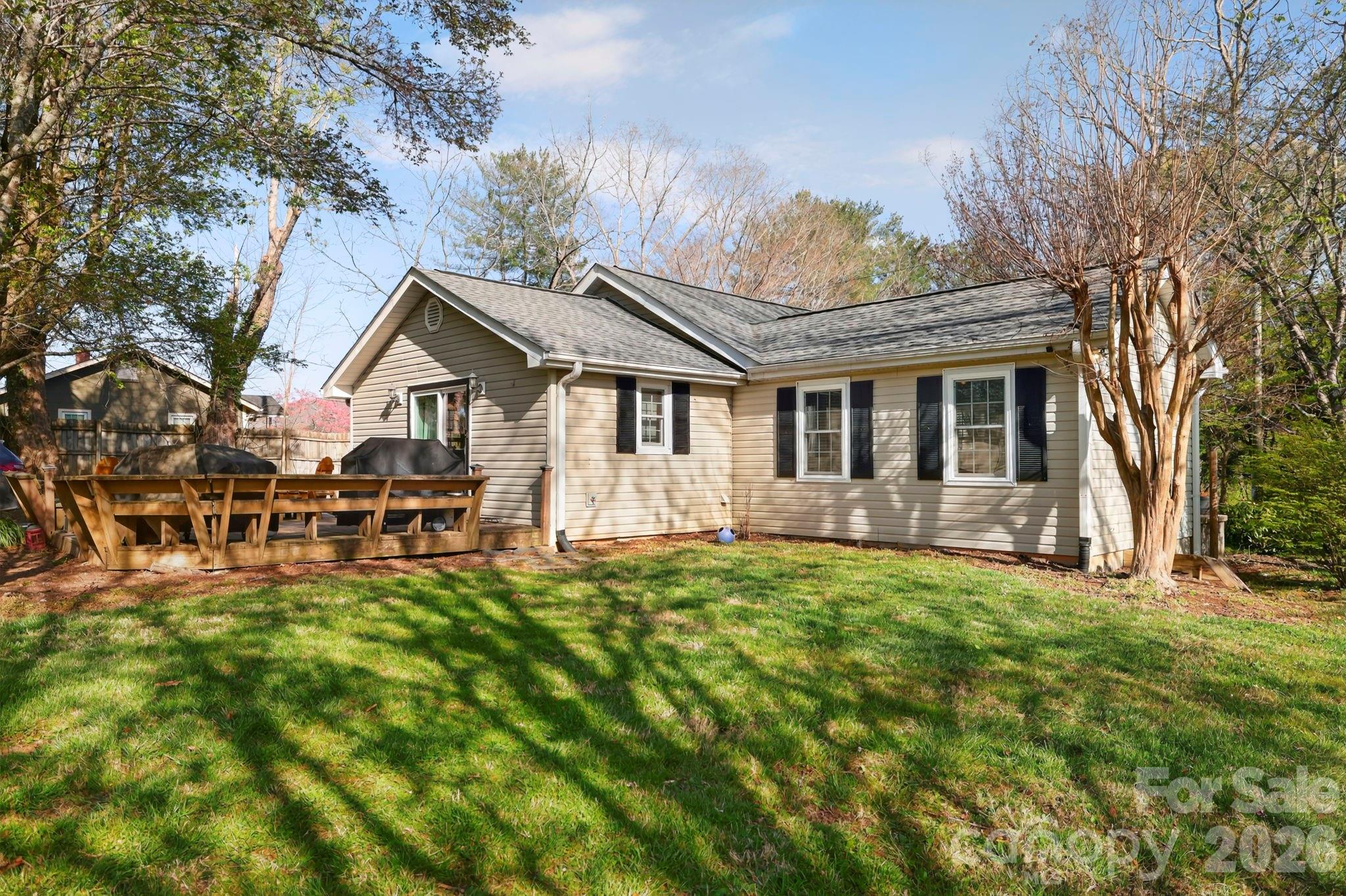 112 Gibbs Street — Hendersonville