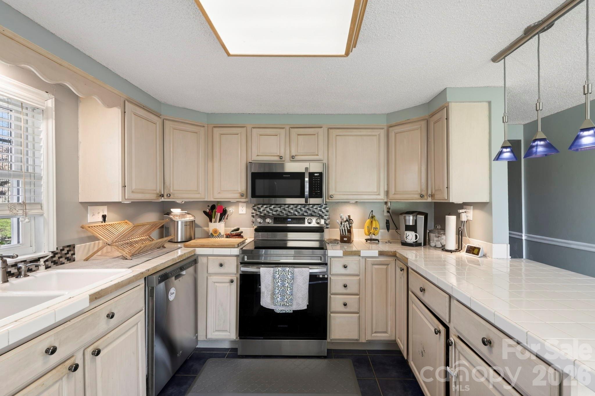 112 Gibbs Street — Hendersonville
