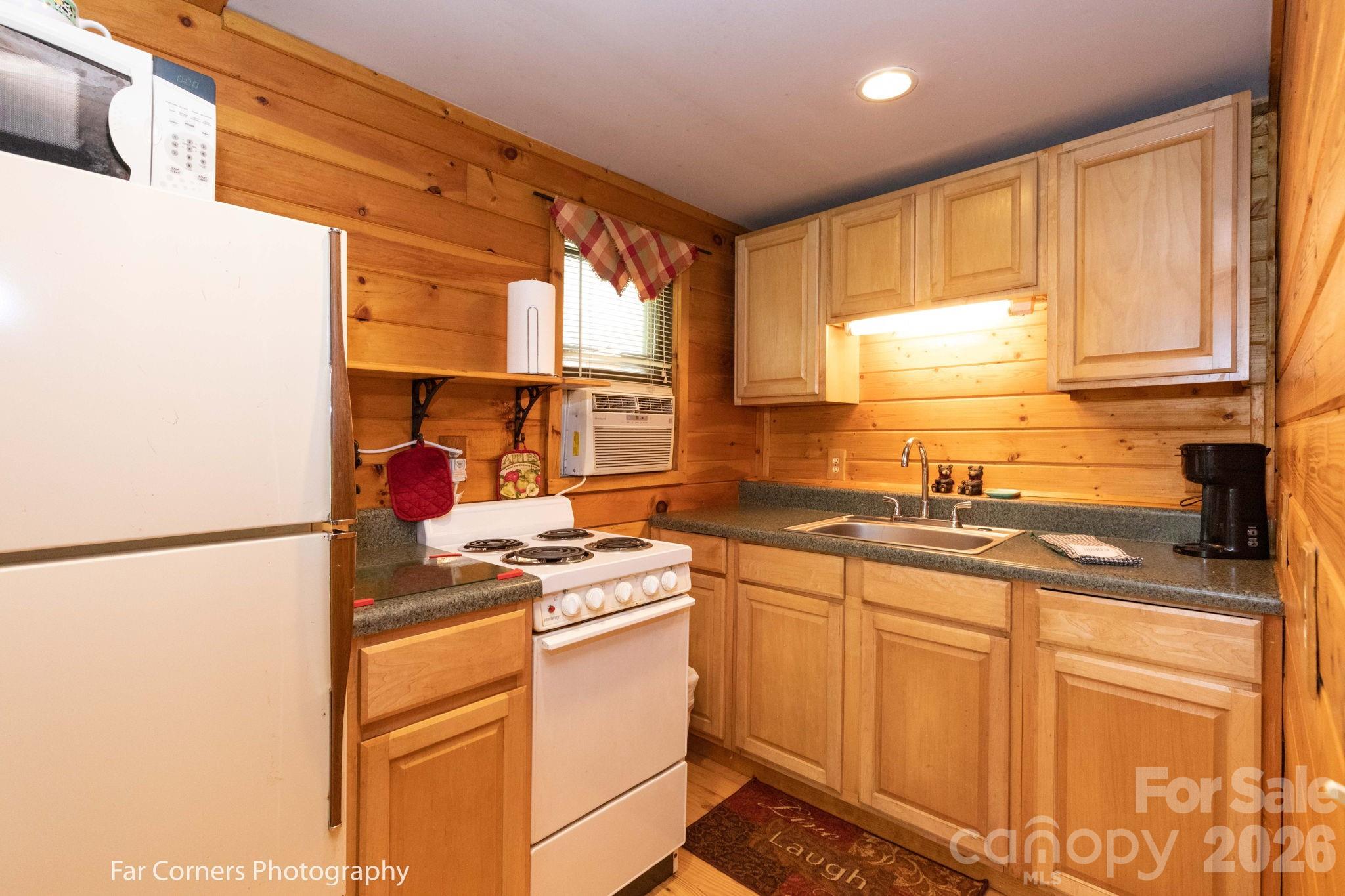2670 Dicks Creek Road — Whittier