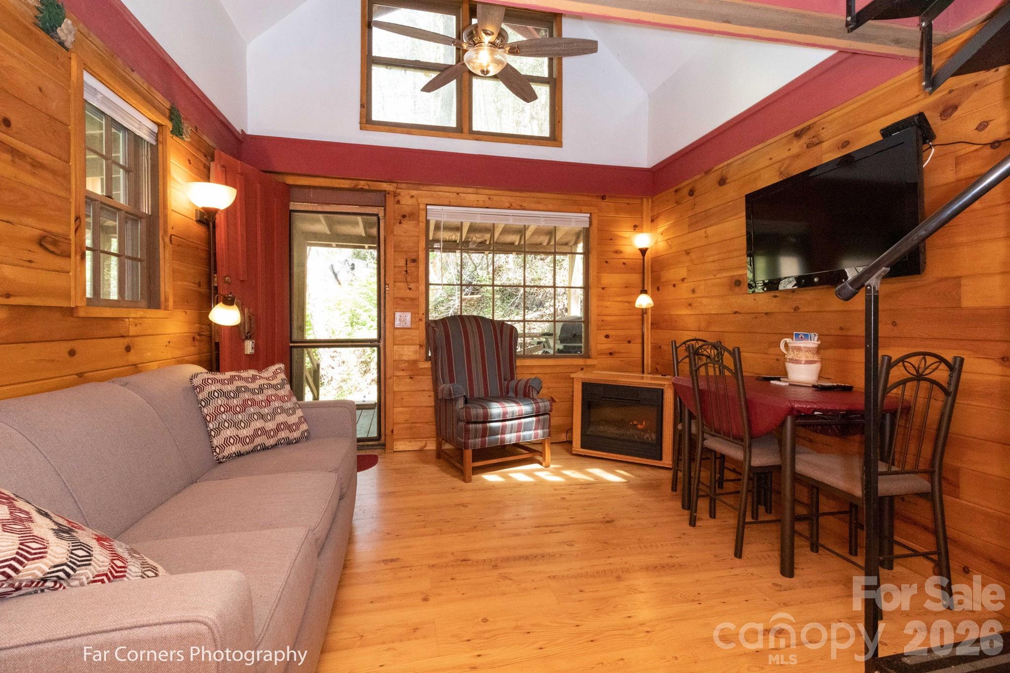 2670 Dicks Creek Road — Whittier