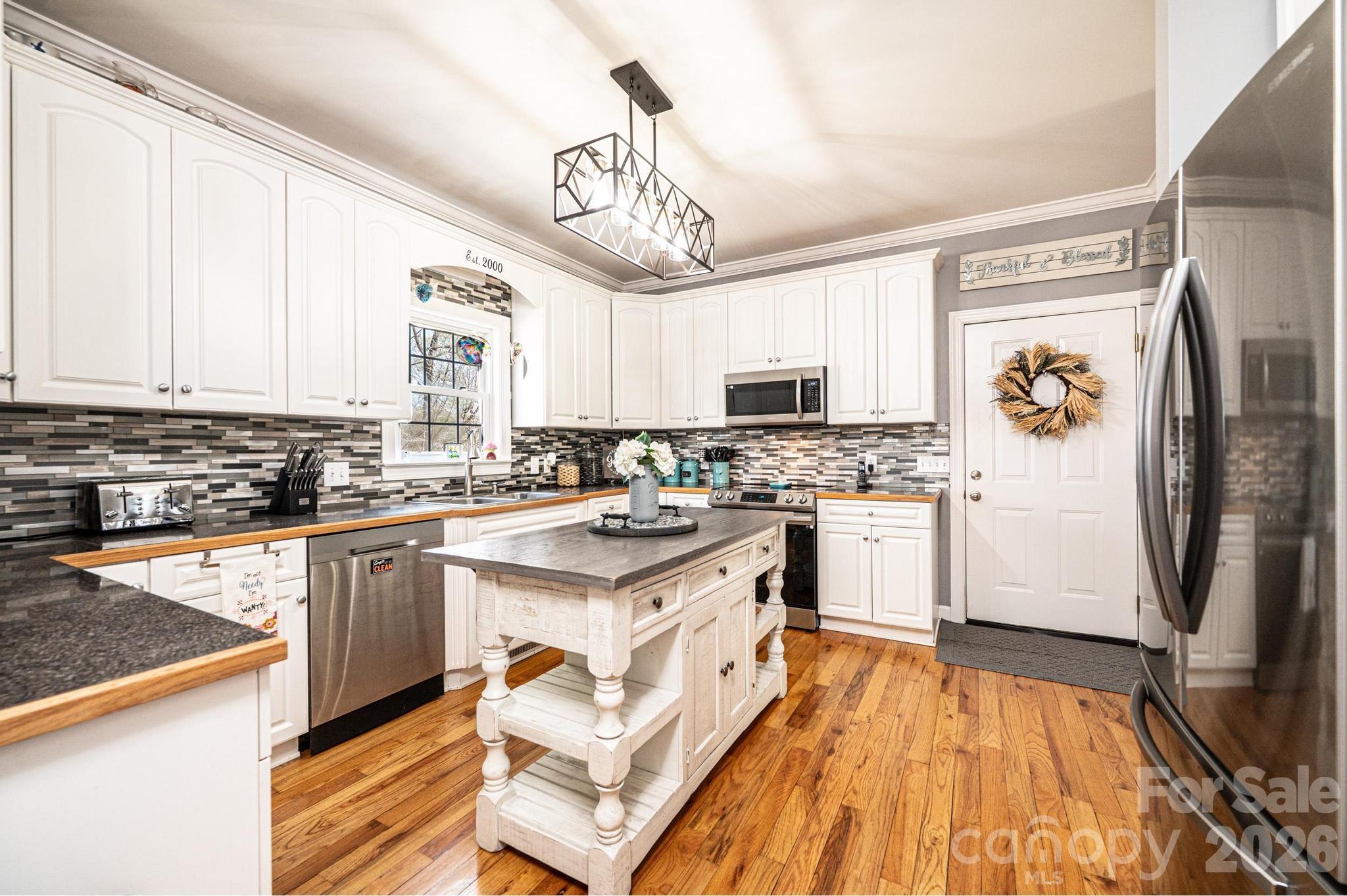 2586 Henry Falls Drive — Hickory