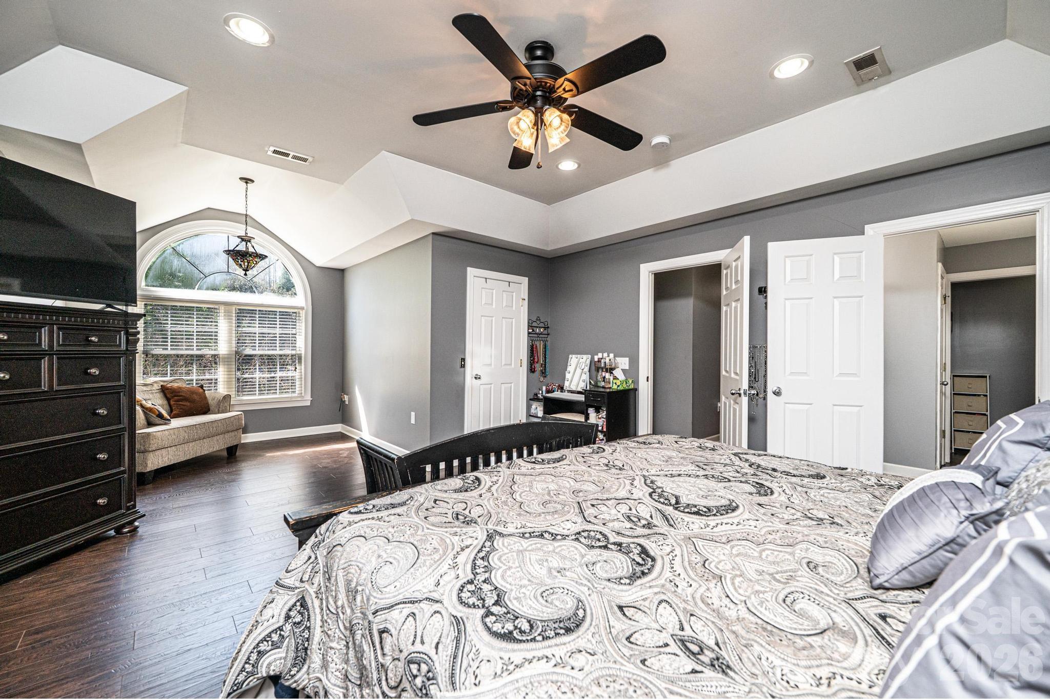 2586 Henry Falls Drive — Hickory