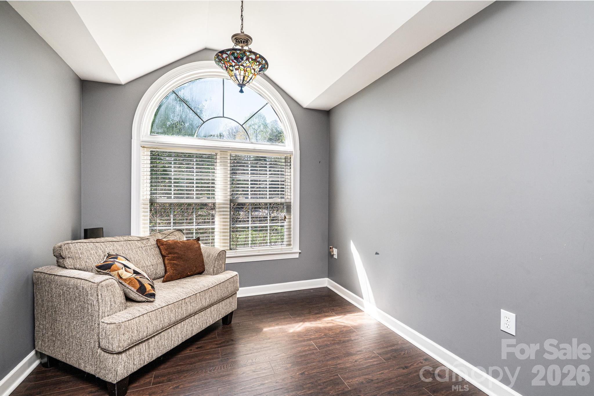 2586 Henry Falls Drive — Hickory