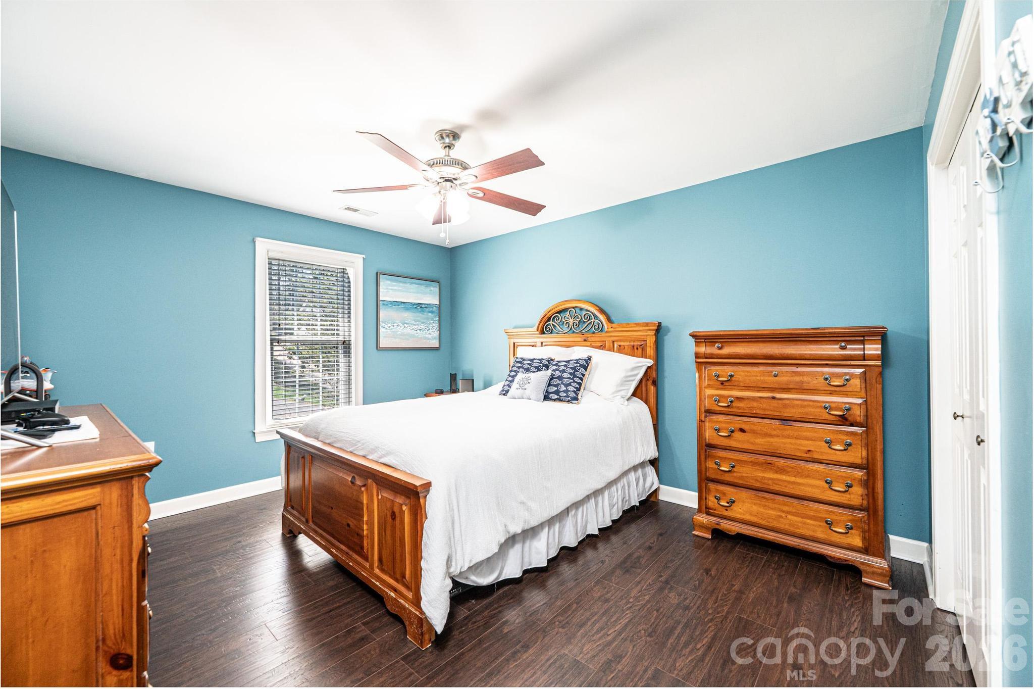 2586 Henry Falls Drive — Hickory