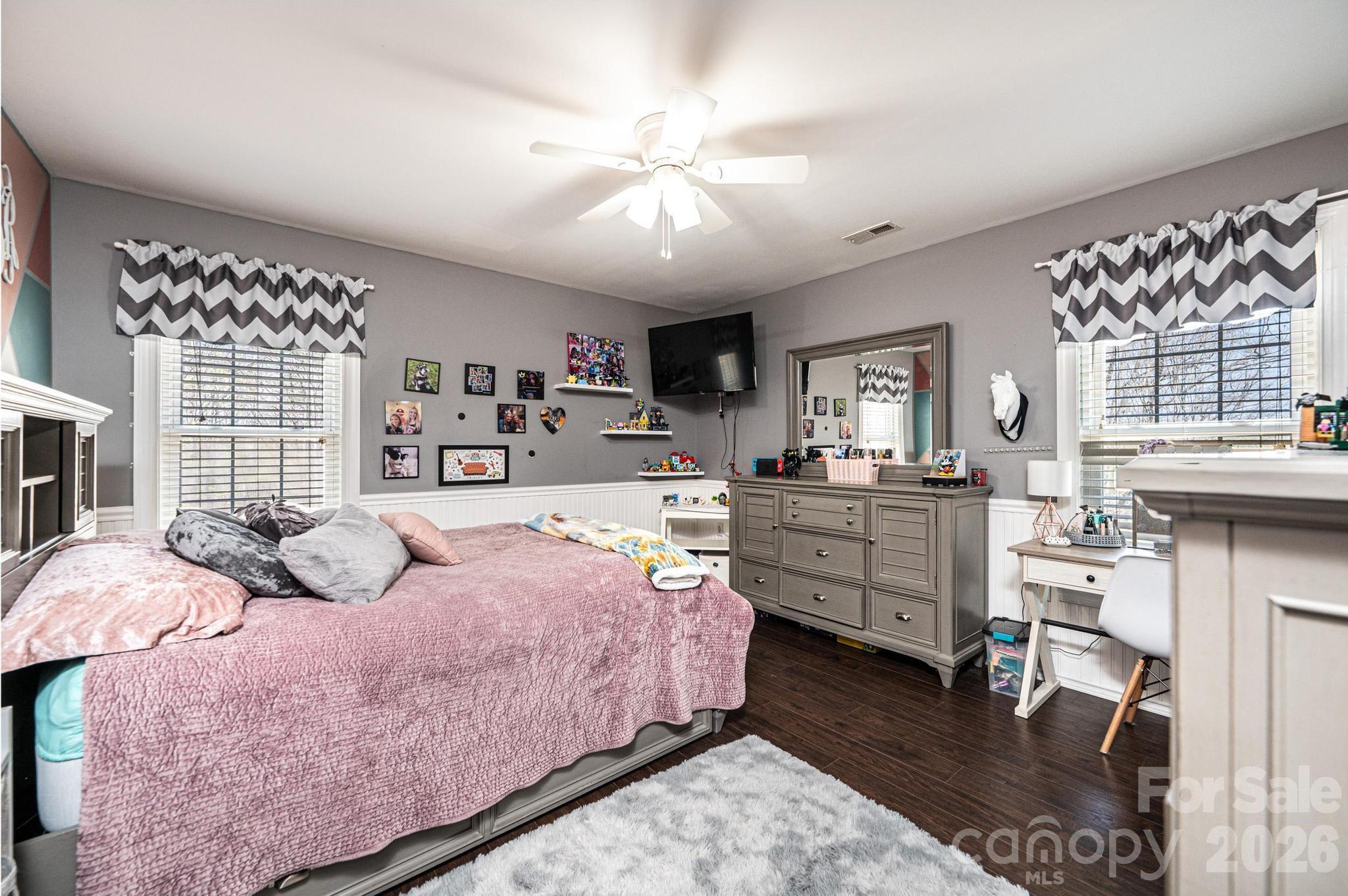 2586 Henry Falls Drive — Hickory