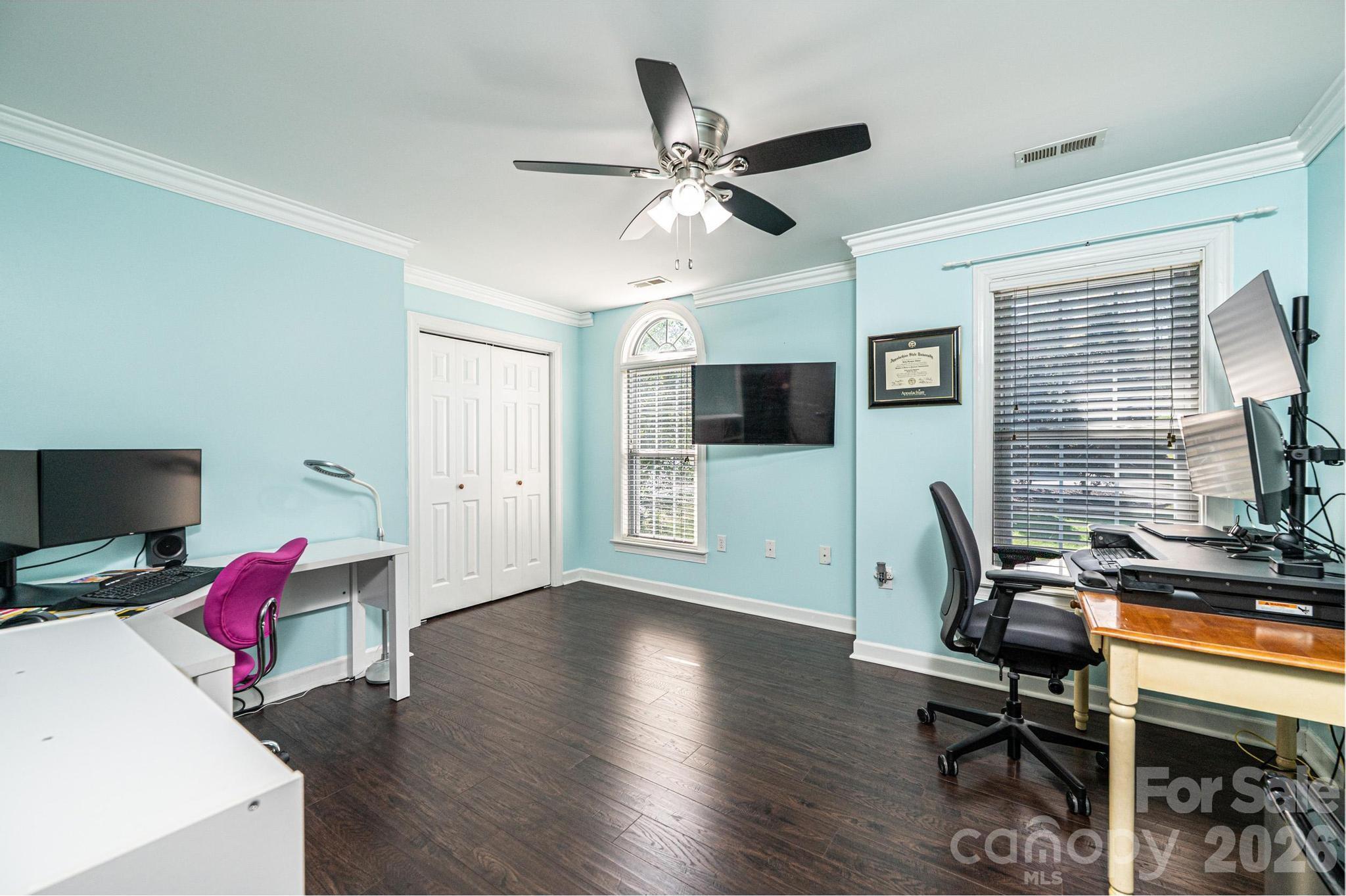 2586 Henry Falls Drive — Hickory