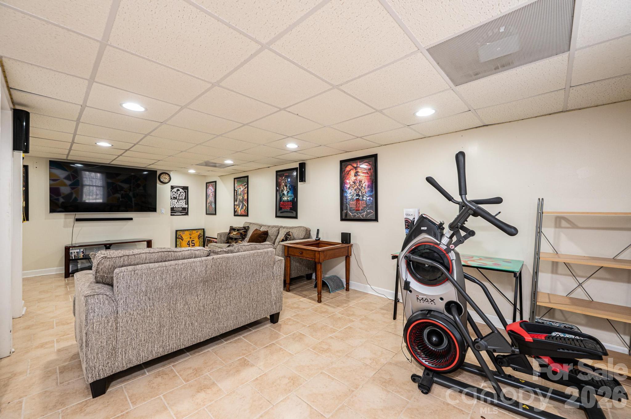 2586 Henry Falls Drive — Hickory