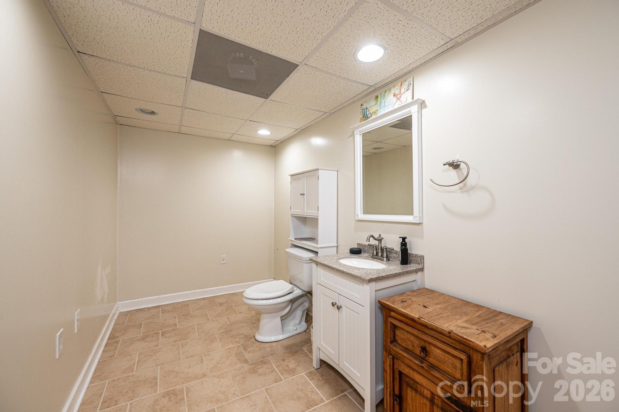 2586 Henry Falls Drive — Hickory