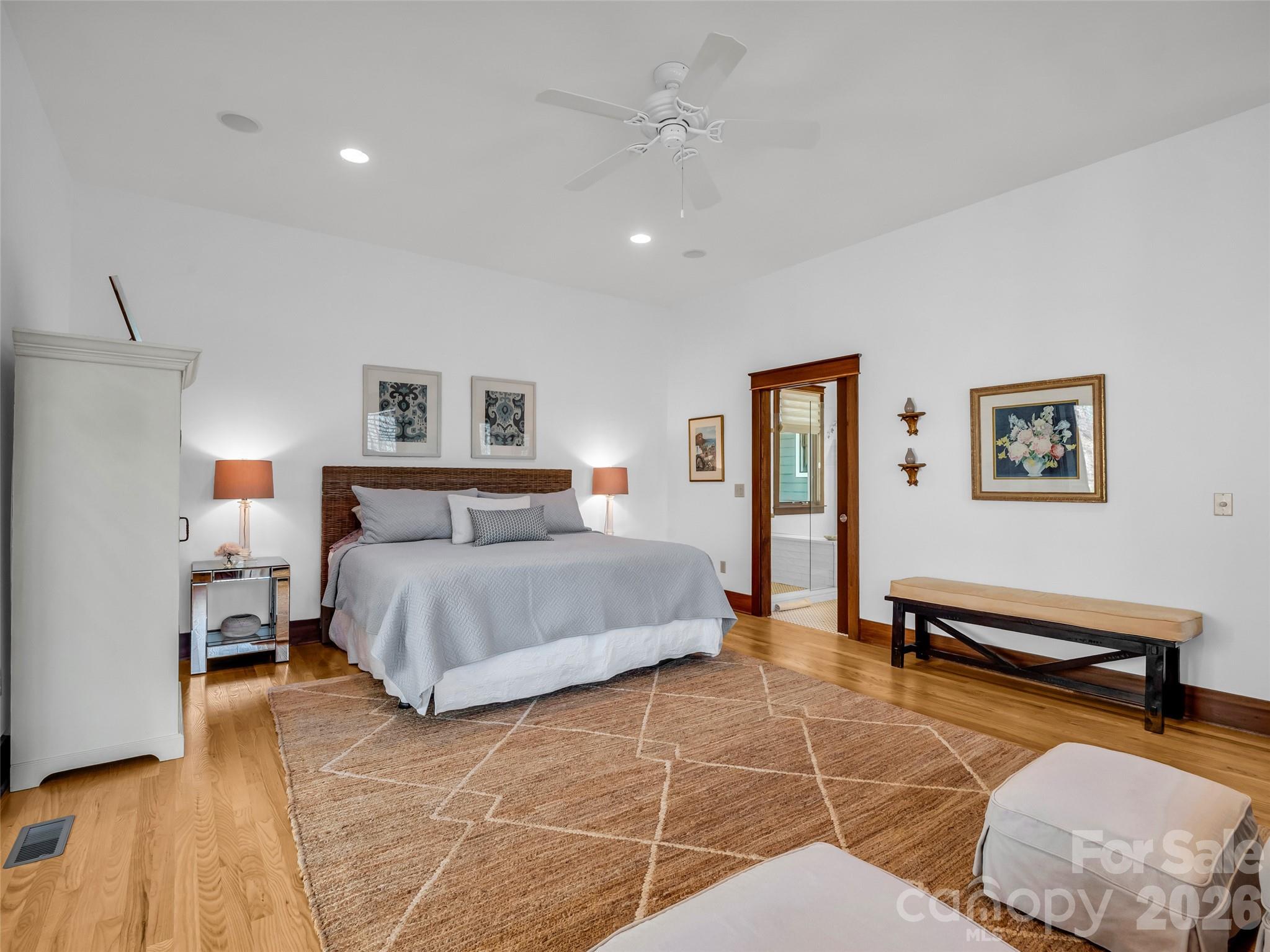 720 Overlook Drive — Flat Rock