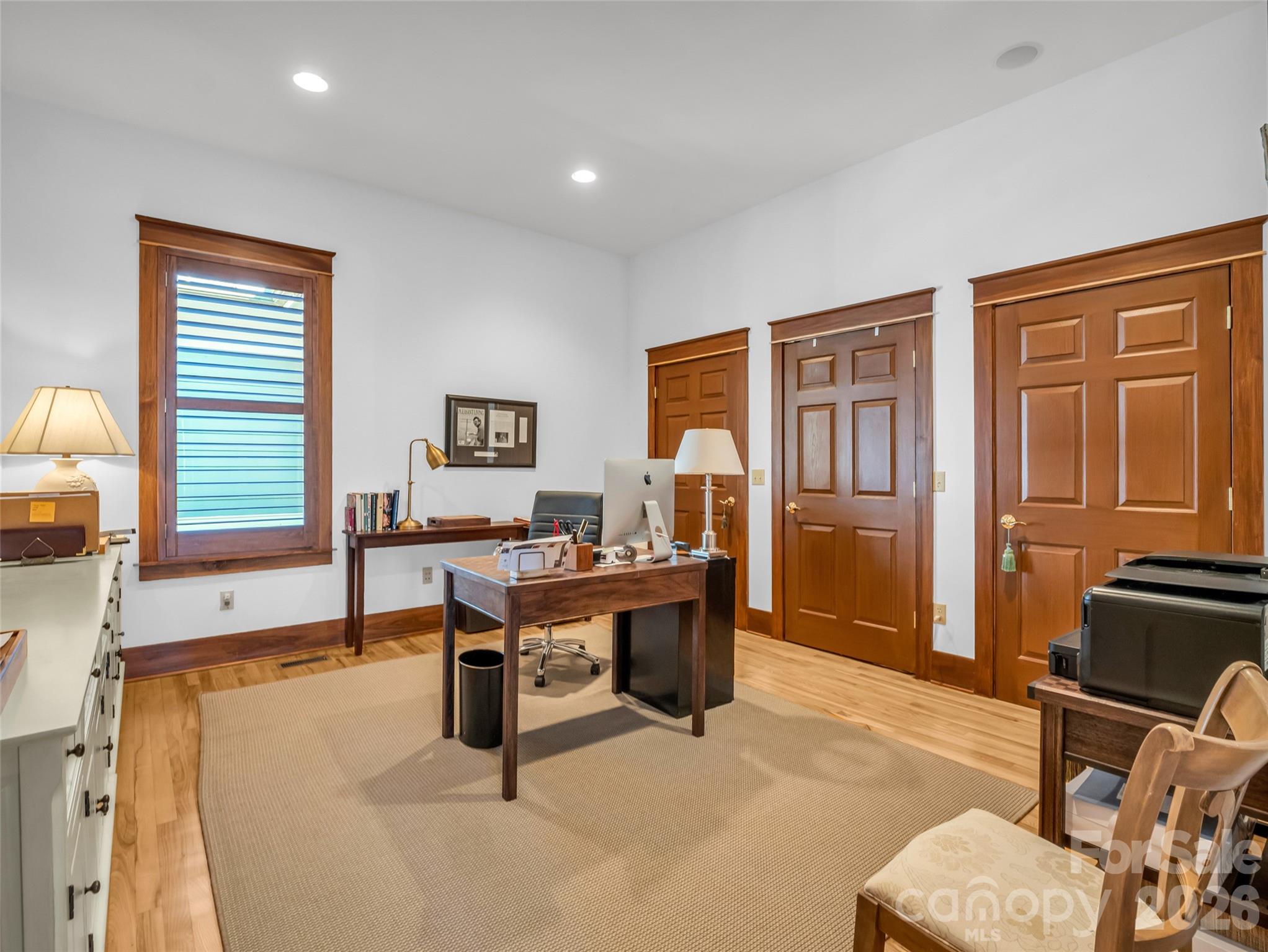 720 Overlook Drive — Flat Rock