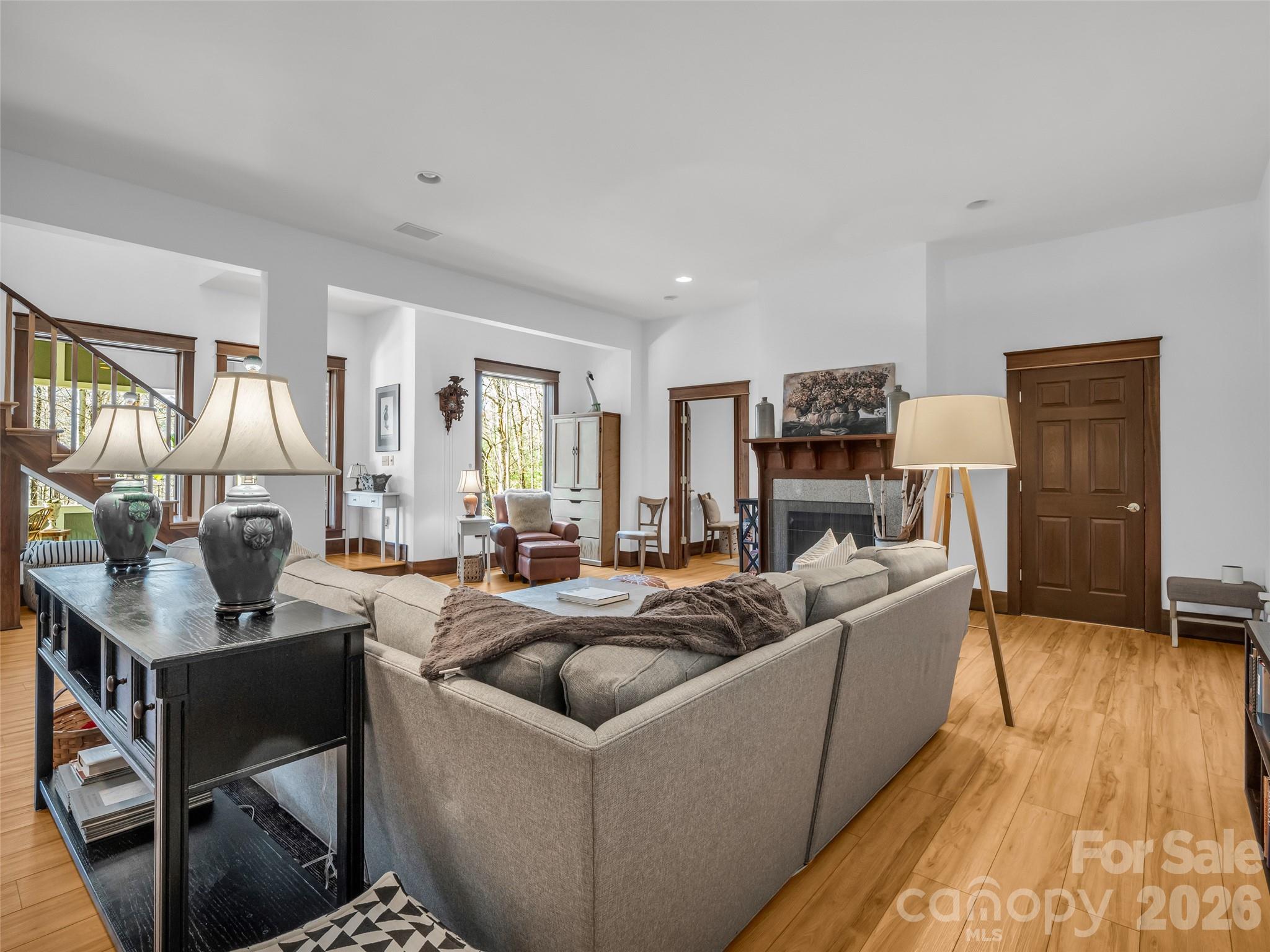 720 Overlook Drive — Flat Rock