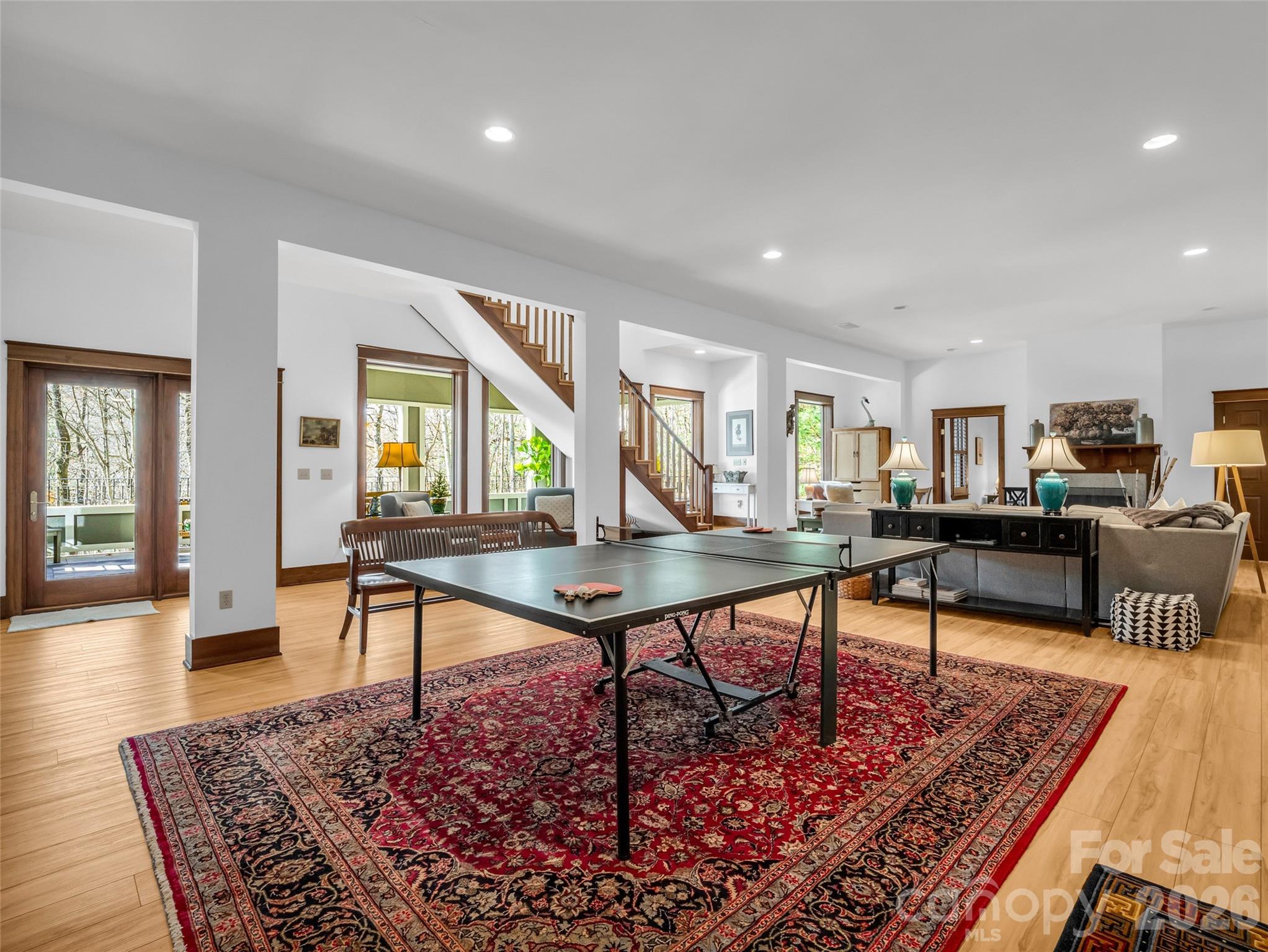 720 Overlook Drive — Flat Rock