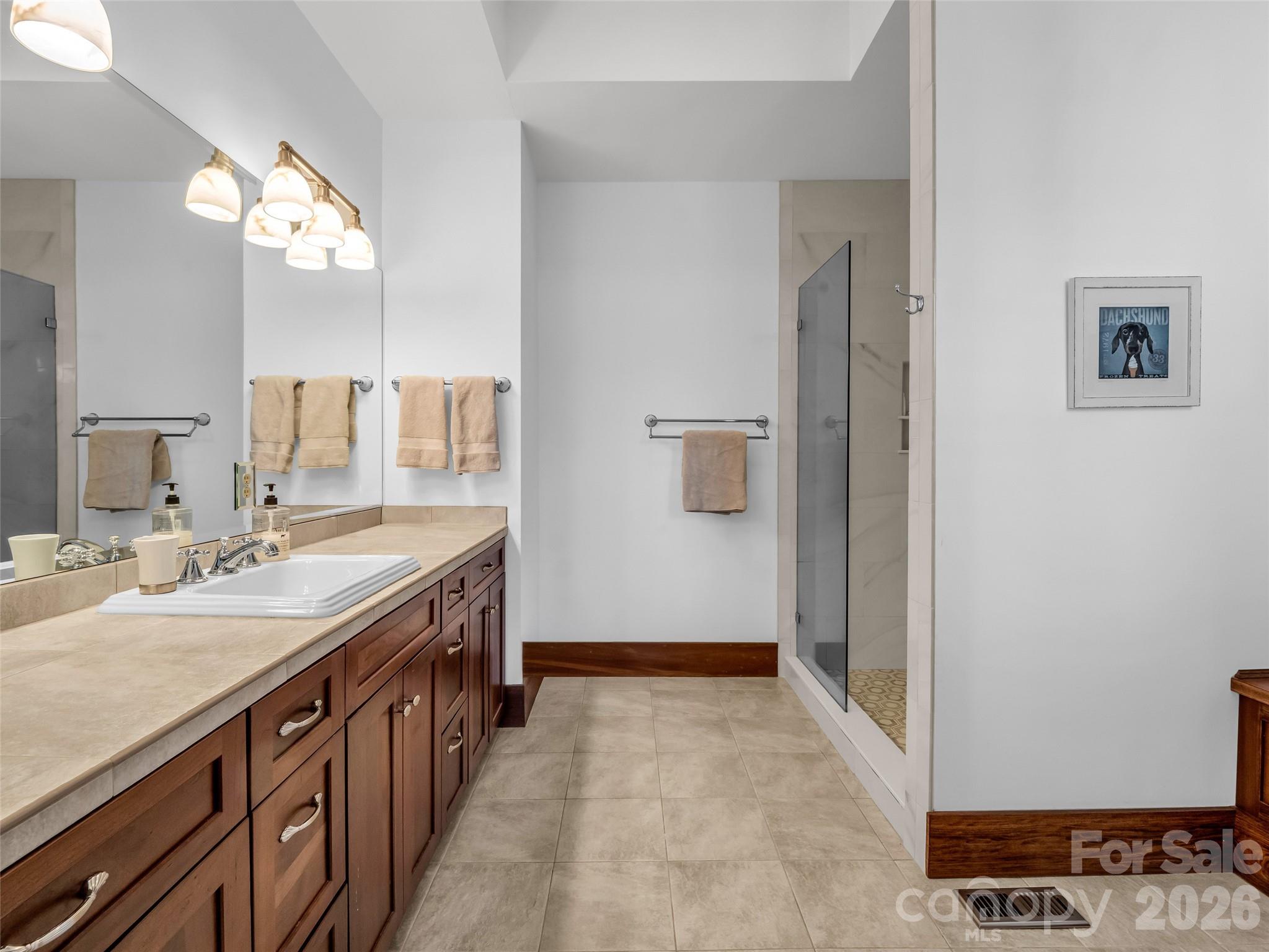 720 Overlook Drive — Flat Rock