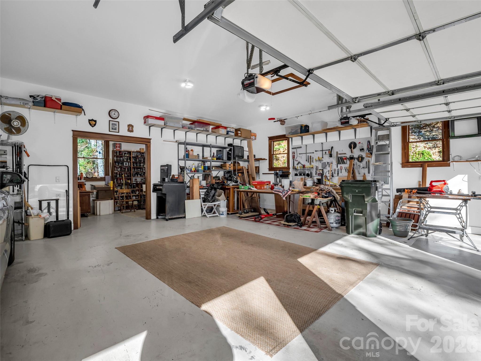 720 Overlook Drive — Flat Rock