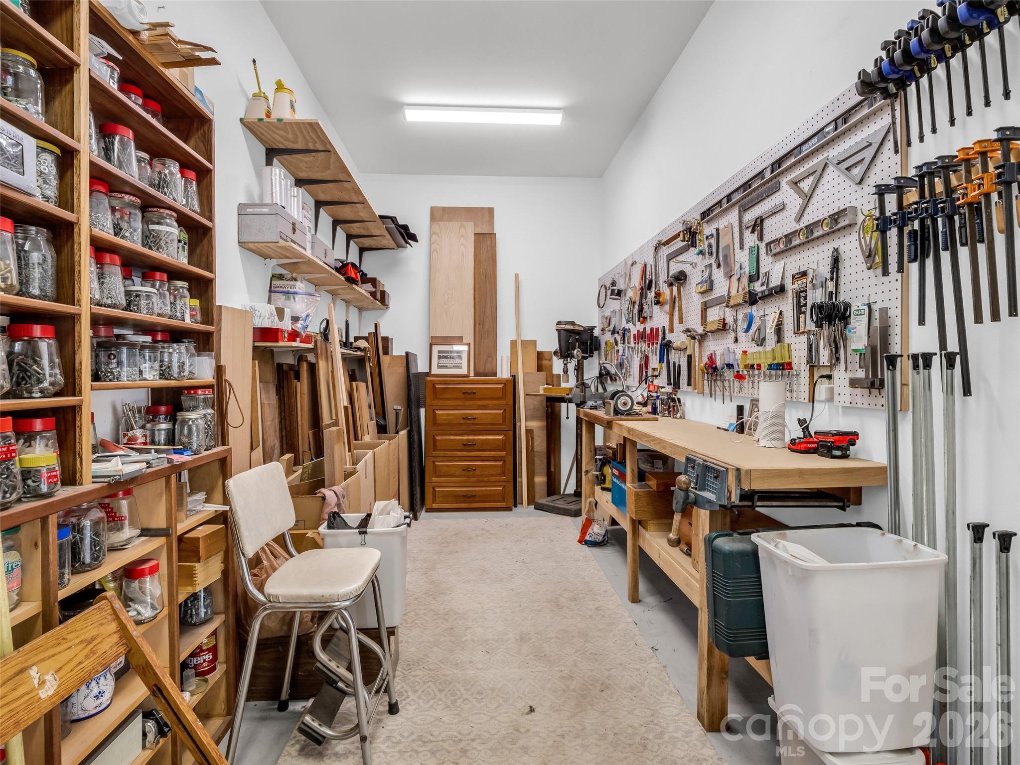 720 Overlook Drive — Flat Rock