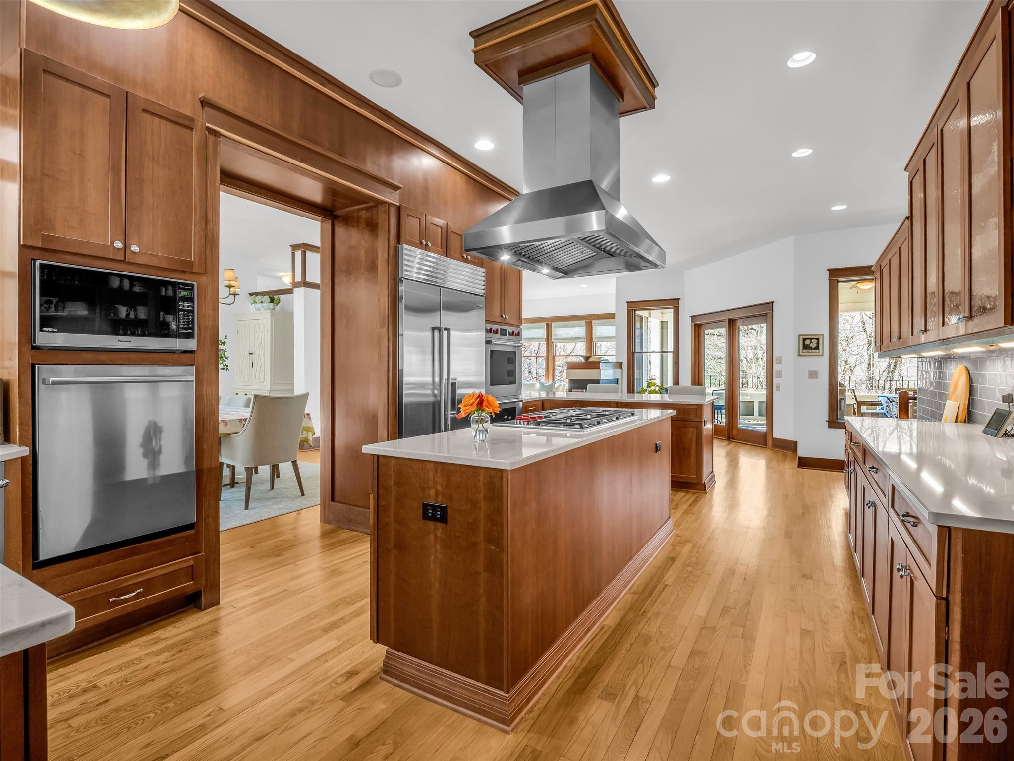 720 Overlook Drive — Flat Rock
