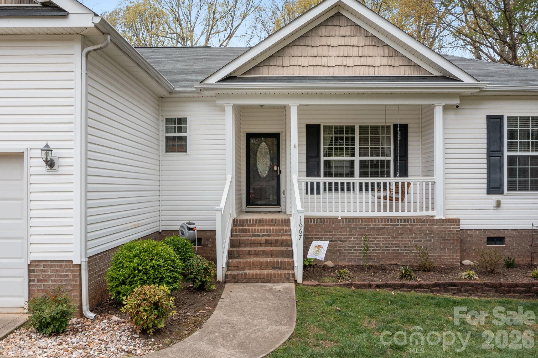 1667 Warwick Court — Lincolnton