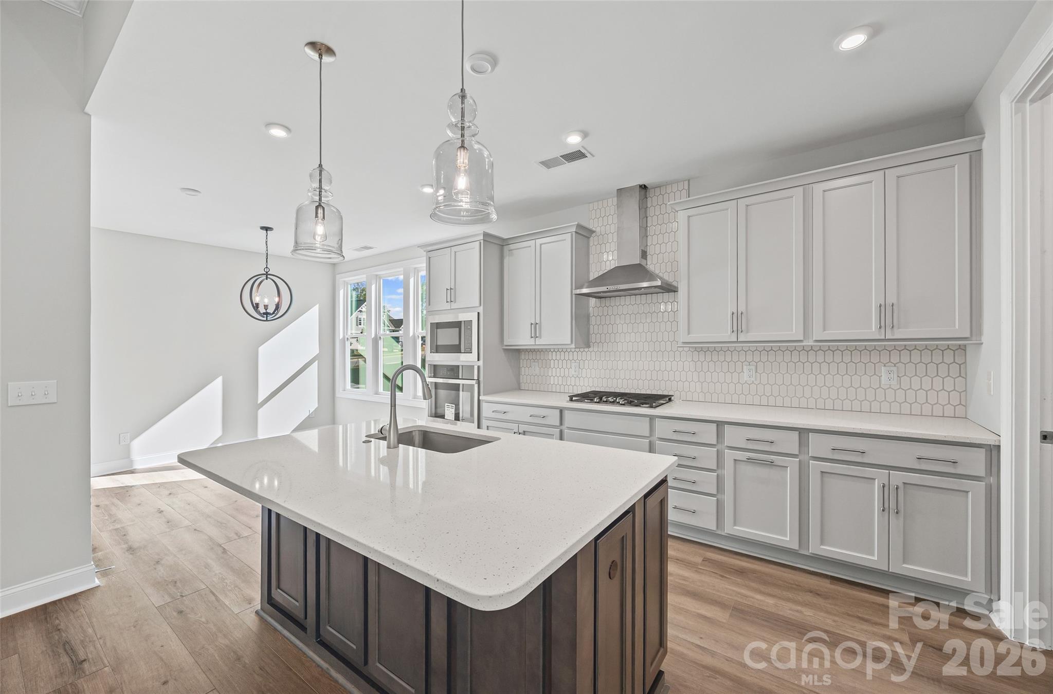 7017 Treetop Court — York