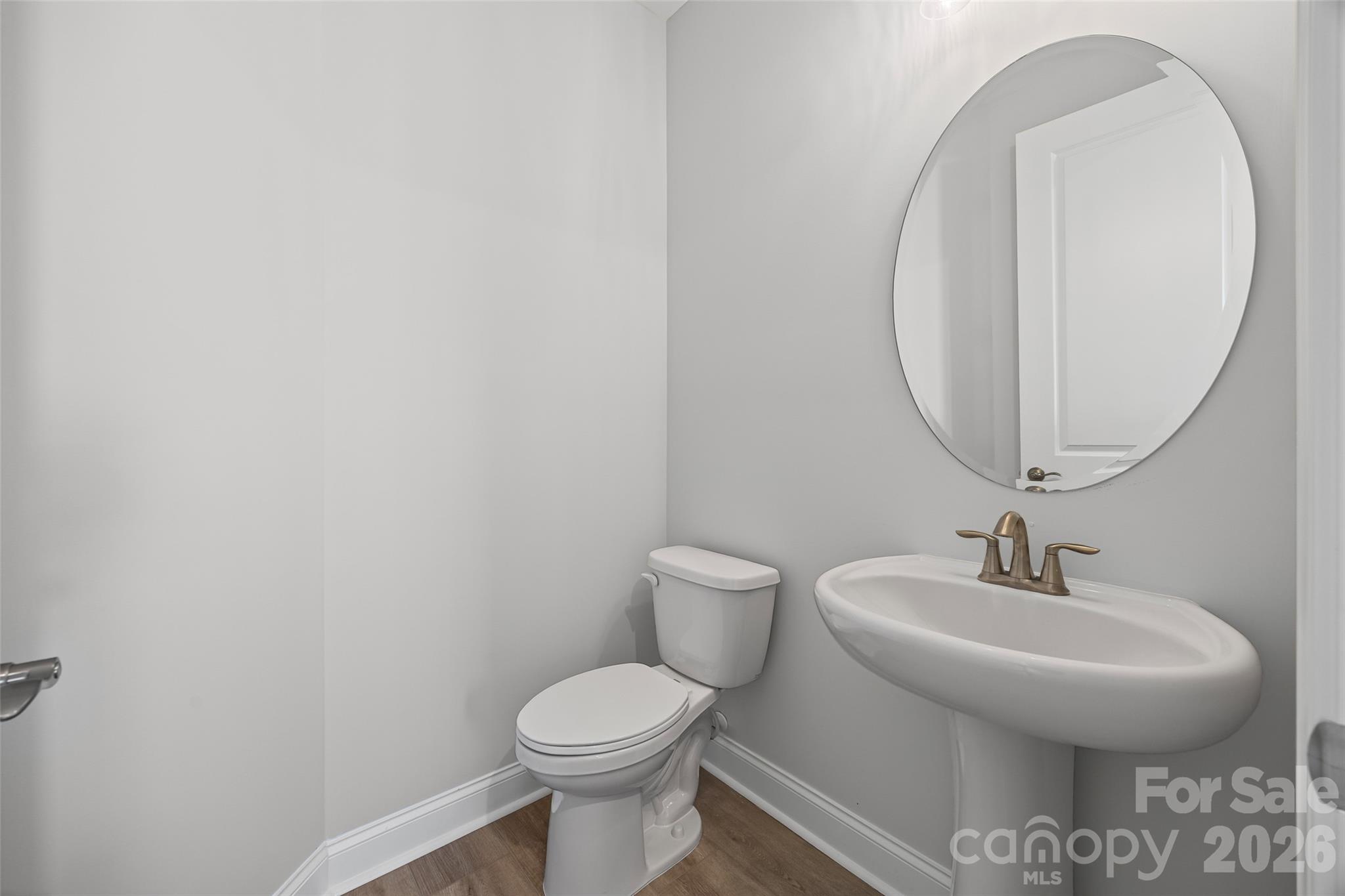 7017 Treetop Court — York
