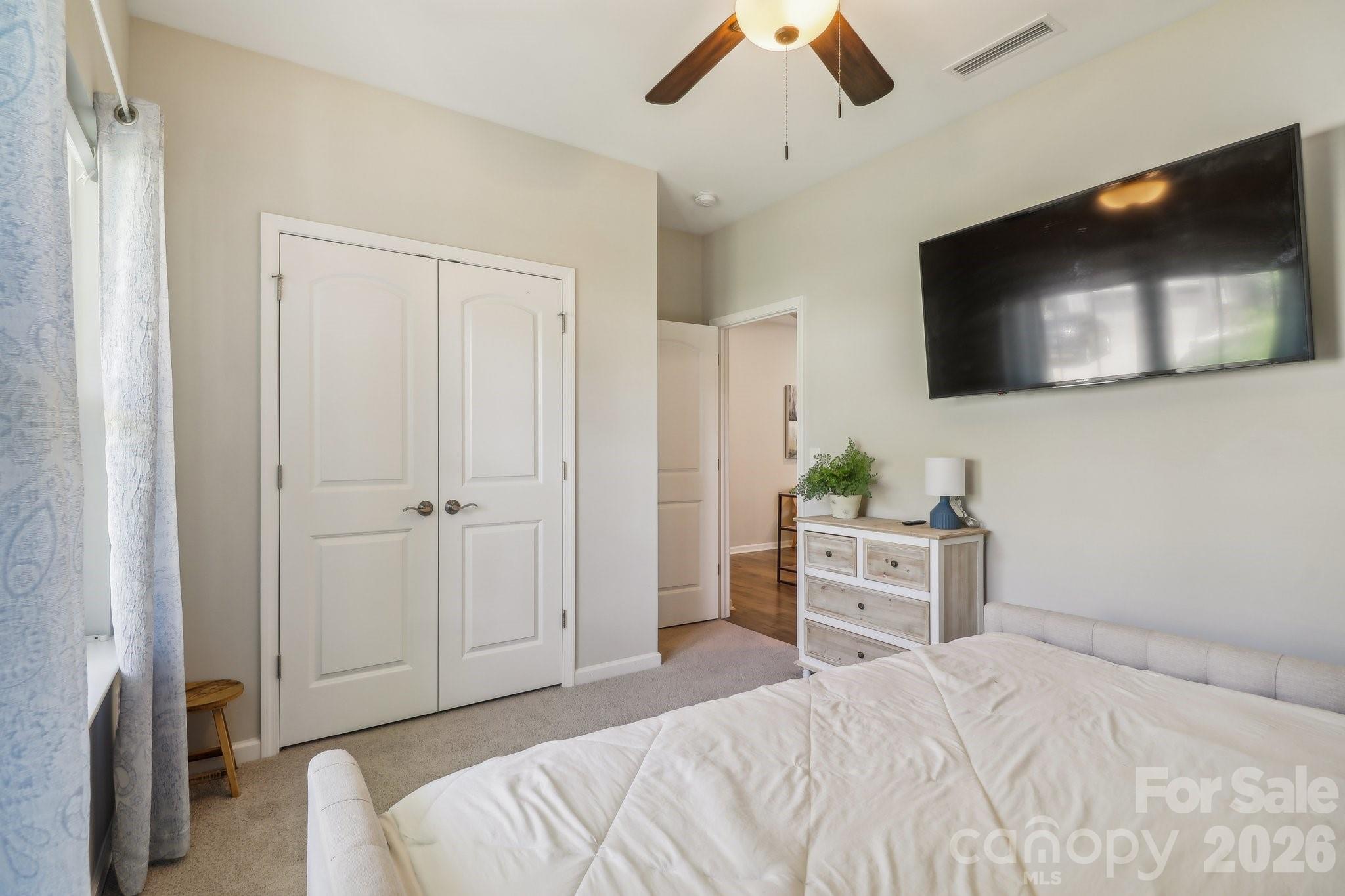 10117 Lakeshore Drive — Lancaster
