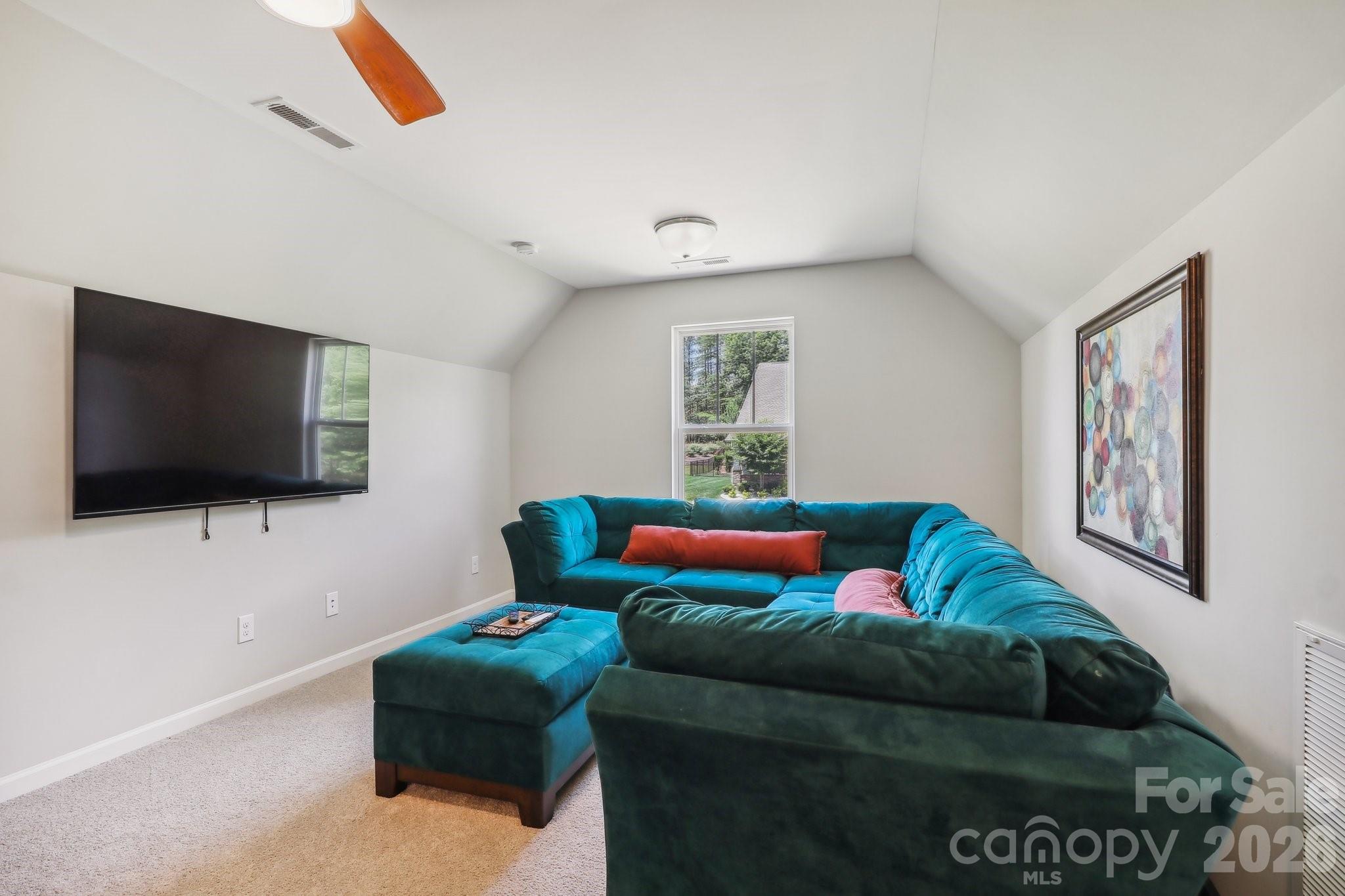 10117 Lakeshore Drive — Lancaster