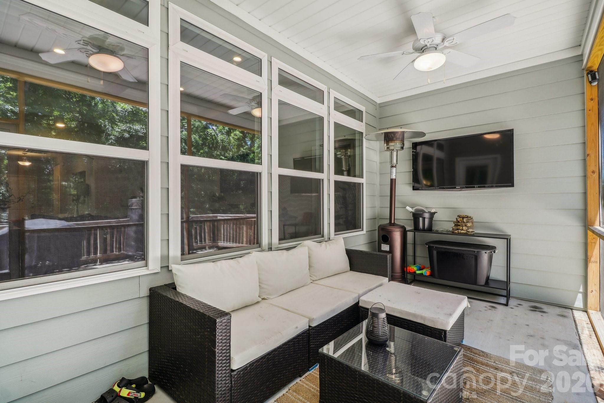 10117 Lakeshore Drive — Lancaster